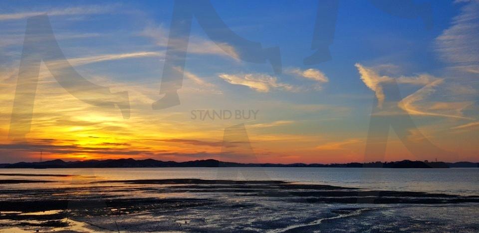 대부도 갯벌 노을 | 갯벌, 일몰, 대부도, 바다, 구름, 하늘 | 스탠바이 STANDBUY 디지털 콘텐츠