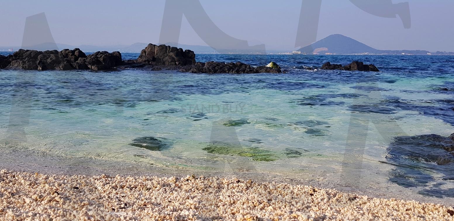 우도에서 본 오름 | 제주, 우도, 오름, 서빈백사, 바다 | 스탠바이 STANDBUY 디지털 콘텐츠