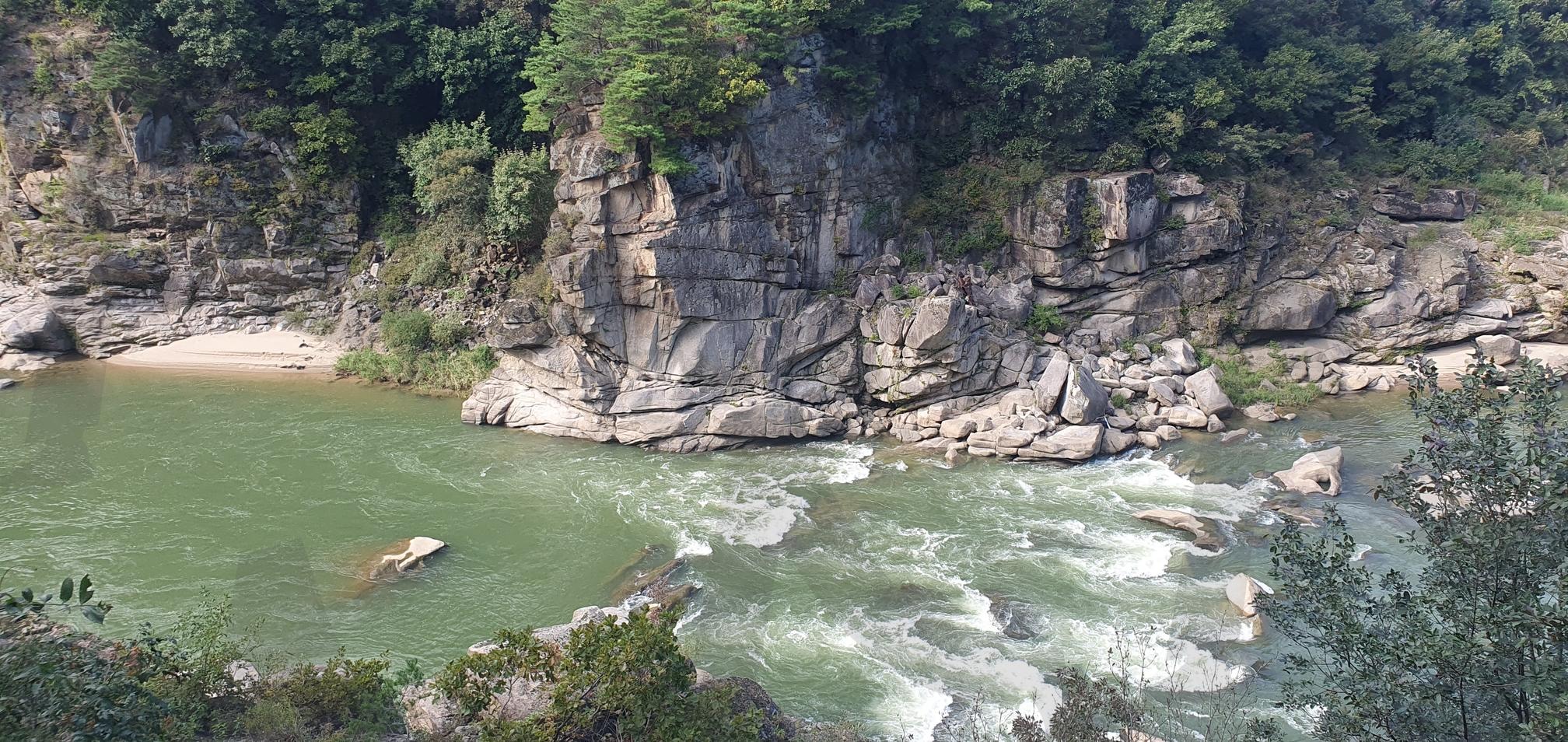 철원 주상절리길 잔도 | 철원 주상절리길 잔도로 최고의 경치를 자랑하는 우리 나라의 한탄강 절경, 철원, 절경, 한탄강, 주상절리길, 잔도, 가을길, 강원도절경 | 스탠바이 STANDBUY 디지털 콘텐츠