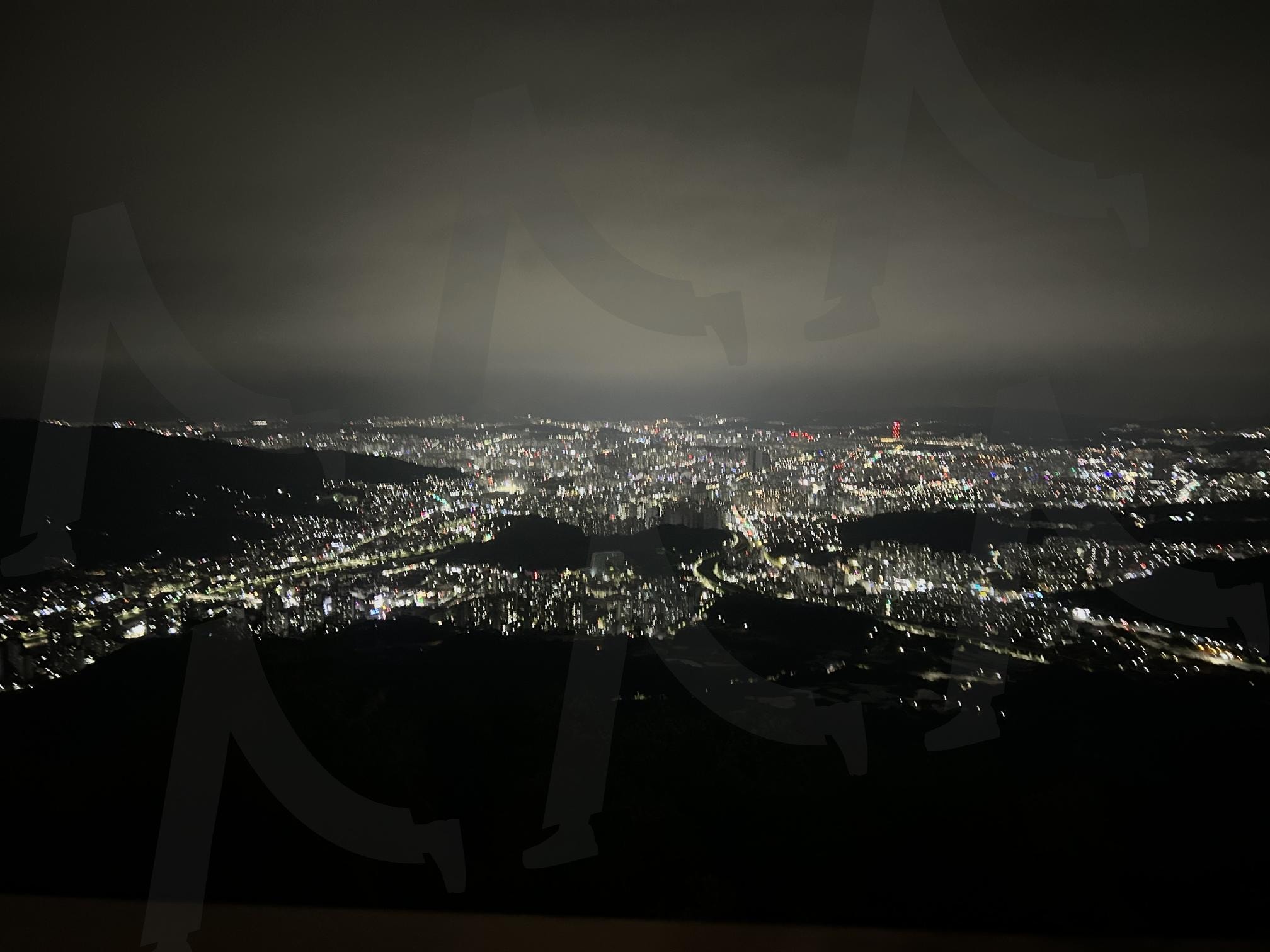 식장산 야경 | 식장산, 야경, 대전, 대전명소, 대전야경, 식장산야경 | 스탠바이 STANDBUY 디지털 콘텐츠