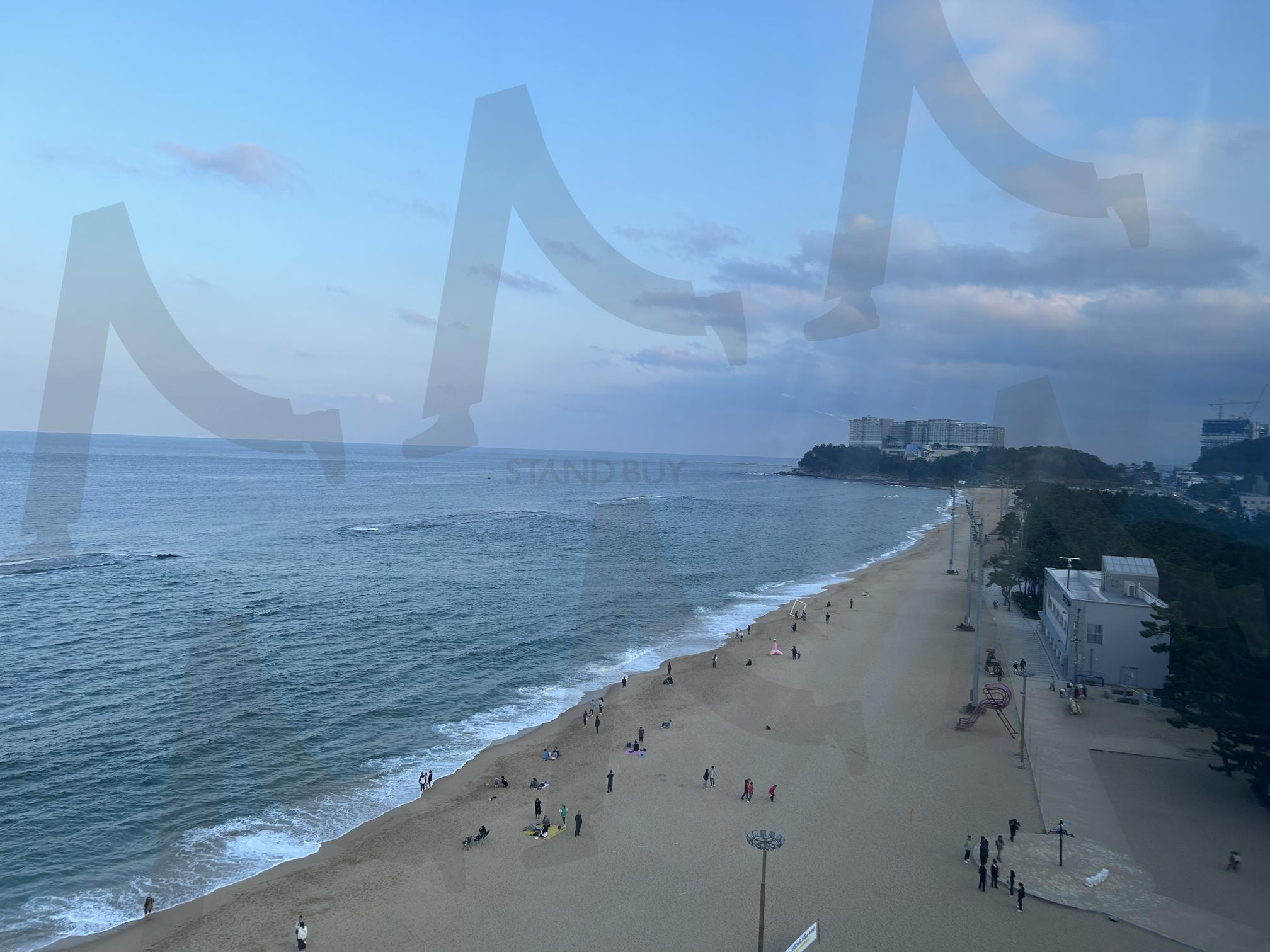 속초 해수욕장 | 속초, 해수욕장, 관람차, 가을하늘, 바다, 예쁜하늘 | 스탠바이 STANDBUY 디지털 콘텐츠