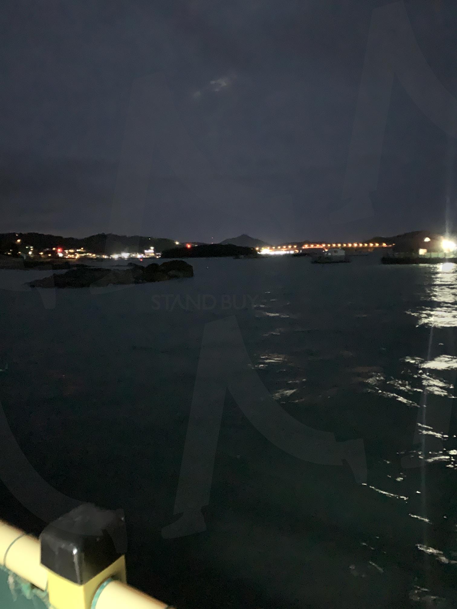 밤의 항구 | 밤, 항구, 조명, 바다, 평화로운, 해안, 도시 풍경, 고요함 | 스탠바이 STANDBUY 디지털 콘텐츠