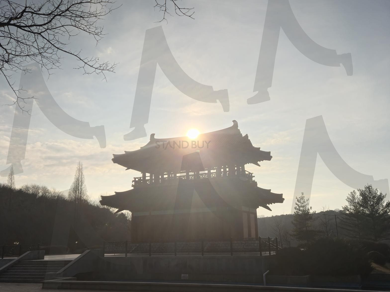 첫 다른 지역으로 사회생활하기 전 여행 | 해, 여행, 멋진 우리나라 전통 건물, 한옥, sun | 스탠바이 STANDBUY 디지털 콘텐츠