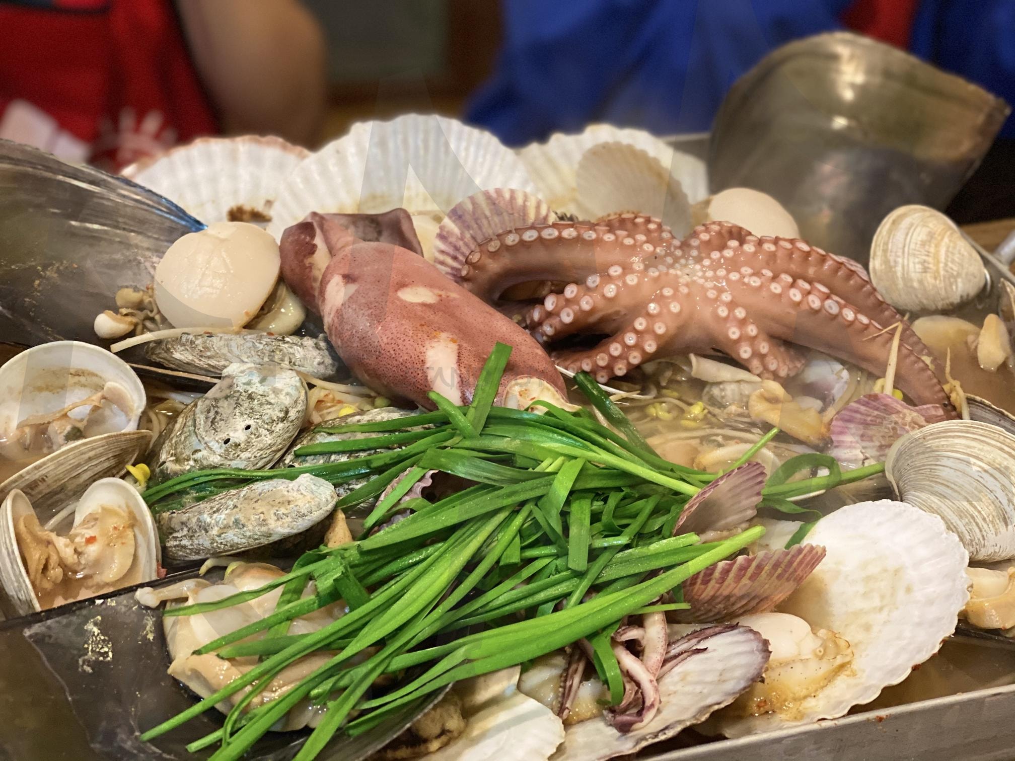 조개 전골 | 전골, 해산물, 조개전골, 음식, 부산 | 스탠바이 STANDBUY 디지털 콘텐츠