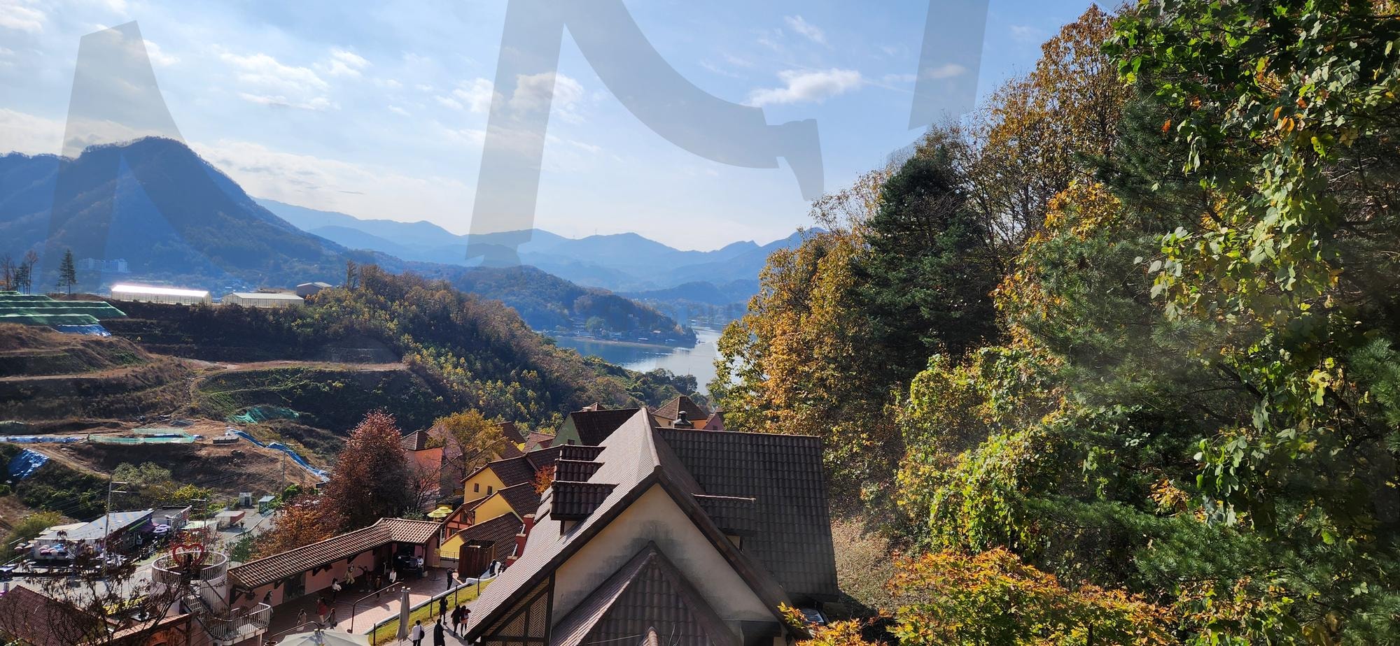 쁘띠 프랑스에서 바라본 외부 전경 | 쁘띠, 프랑스, 홍보관, 외부전경, 가평 | 스탠바이 STANDBUY 디지털 콘텐츠