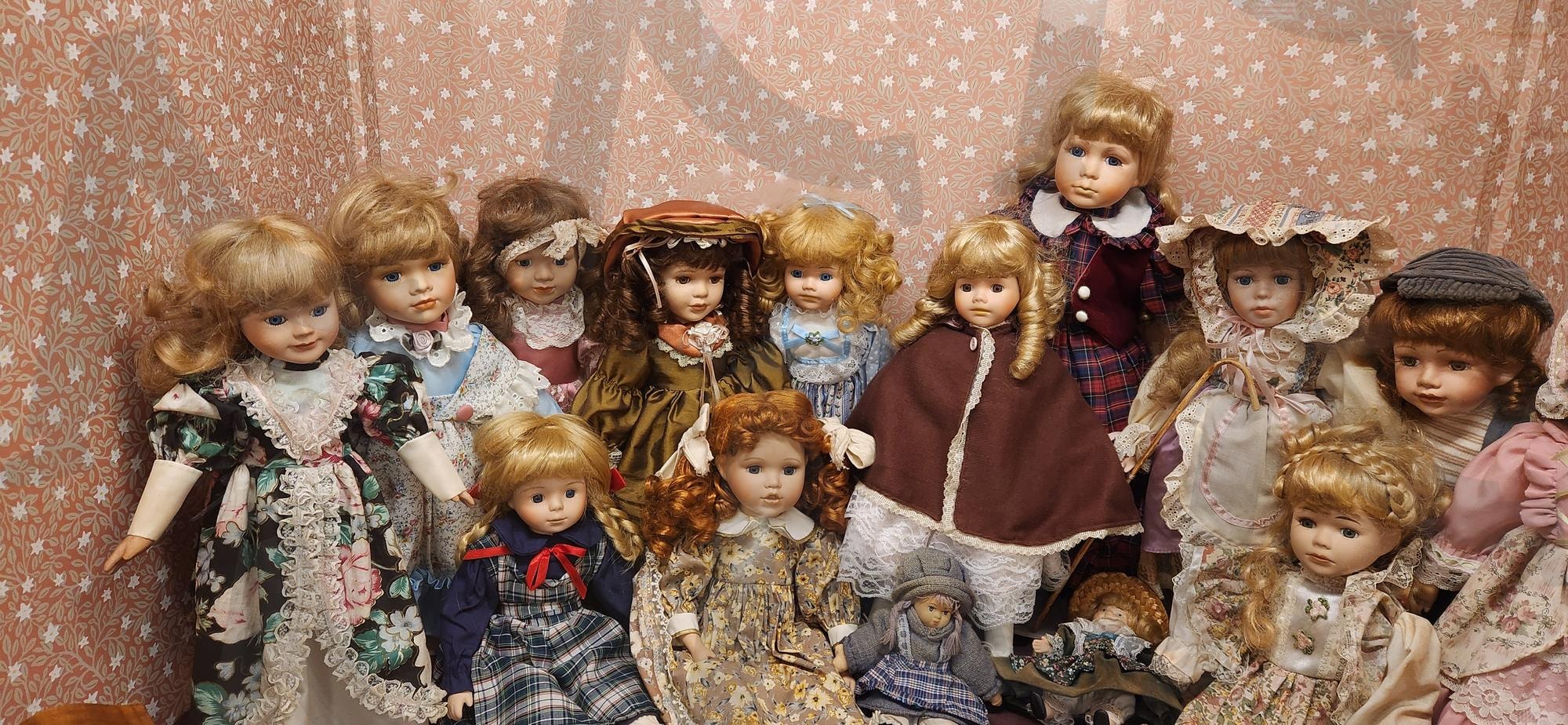 쁘띠 프랑스 홍보관 내부 인형 전시품 | 쁘띠, 프랑스, 홍보관, 인형, 가평 | 스탠바이 STANDBUY 디지털 콘텐츠