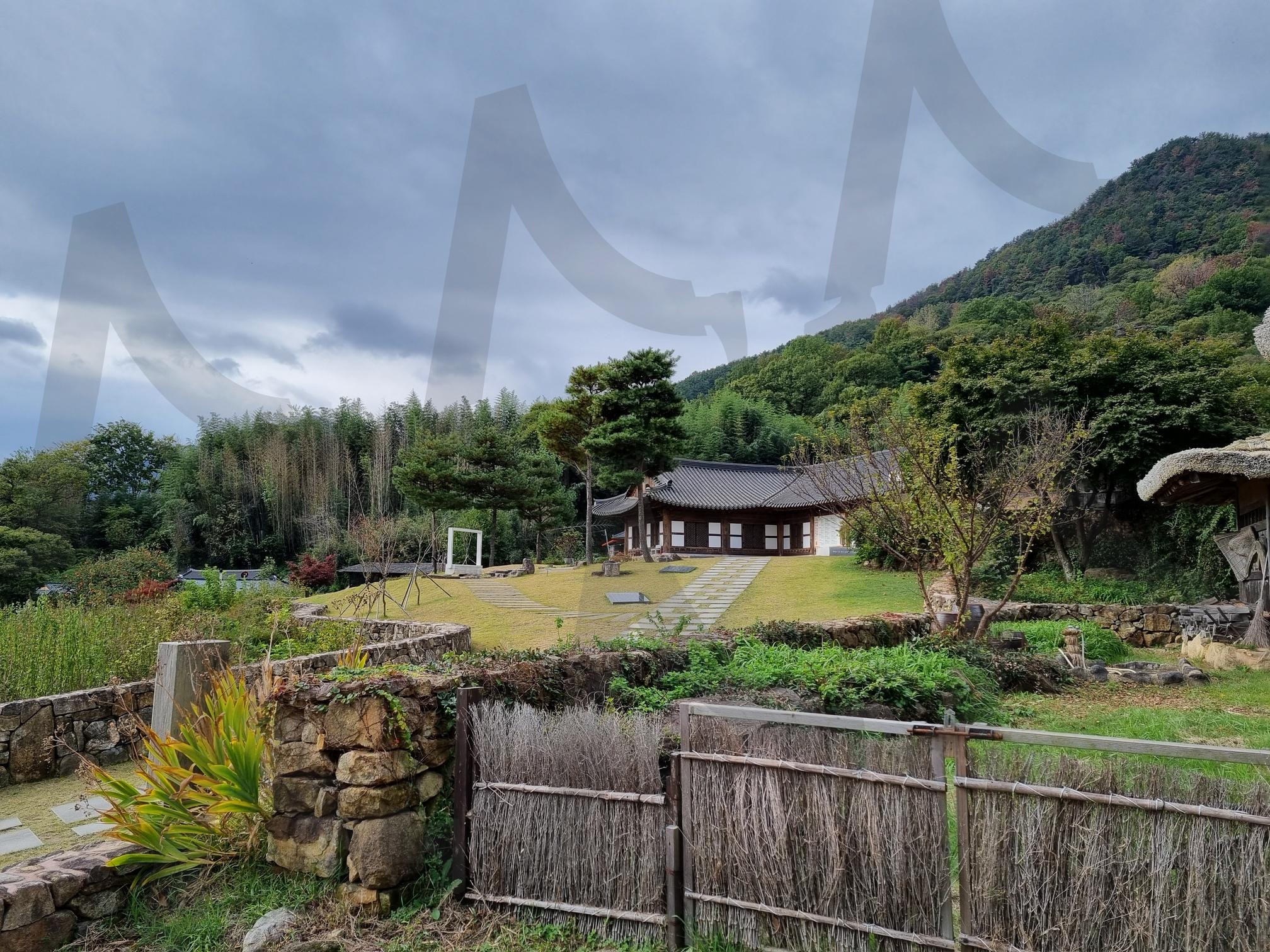 하동군 평사리 악양읍 박경리 문학관 전경 | 하동, 하동군, 박경리, 박경리문학관, 최참판댁, 악양리 | 스탠바이 STANDBUY 디지털 콘텐츠