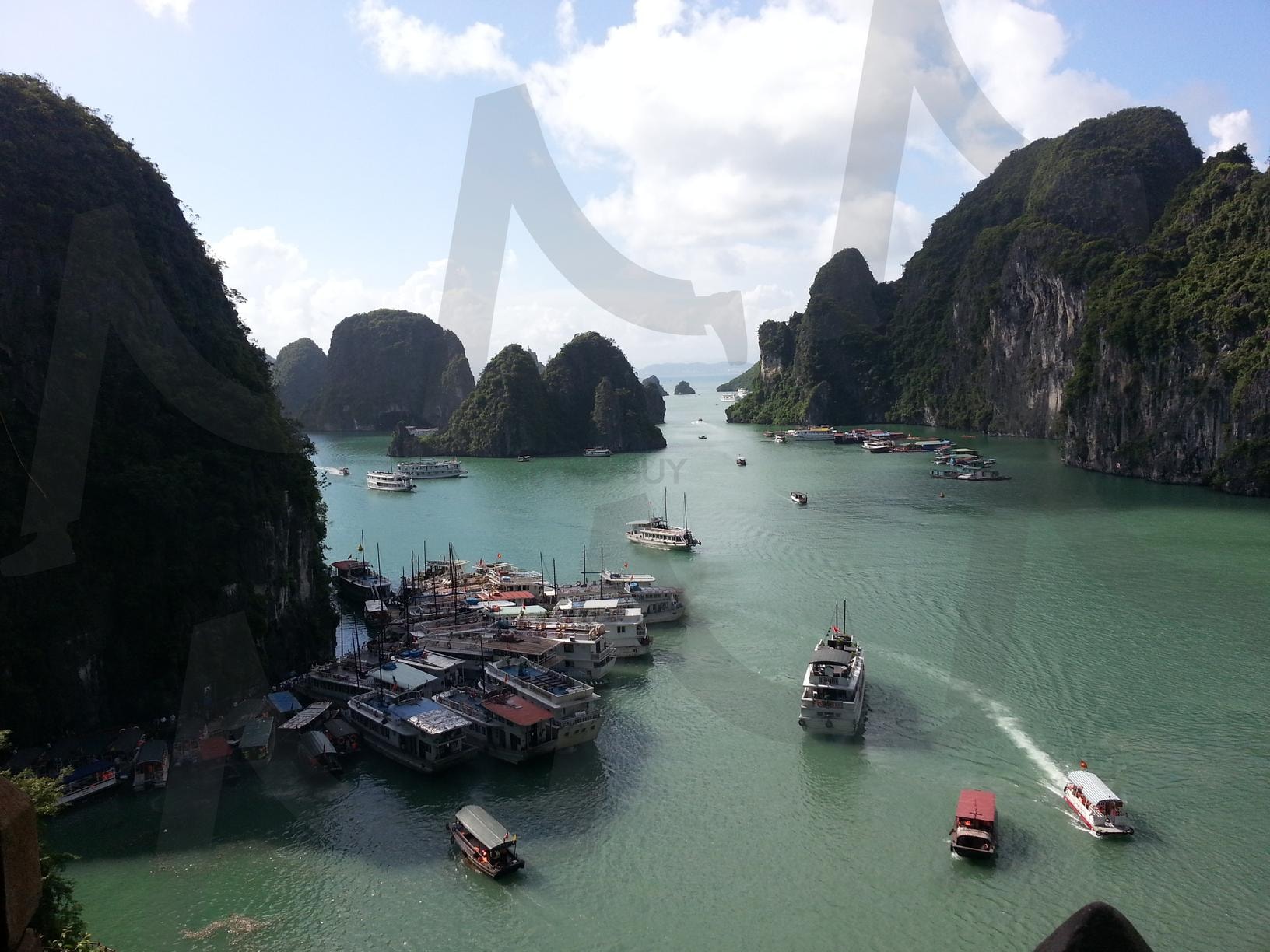 베트남의 하룽베이 | 베트남, 하룽베이, 바다풍경, 유람선, 베트남여행 | 스탠바이 STANDBUY 디지털 콘텐츠