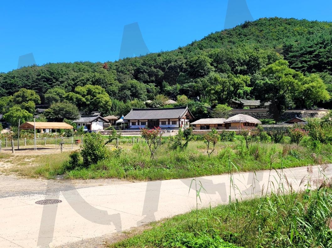 경주 양동마을 | 양동마을, 세계문화유산, 고택, 한달살기, 고즈넉한, 멋스러운, 전통체험, 관광지, 오래된 | 스탠바이 STANDBUY 디지털 콘텐츠