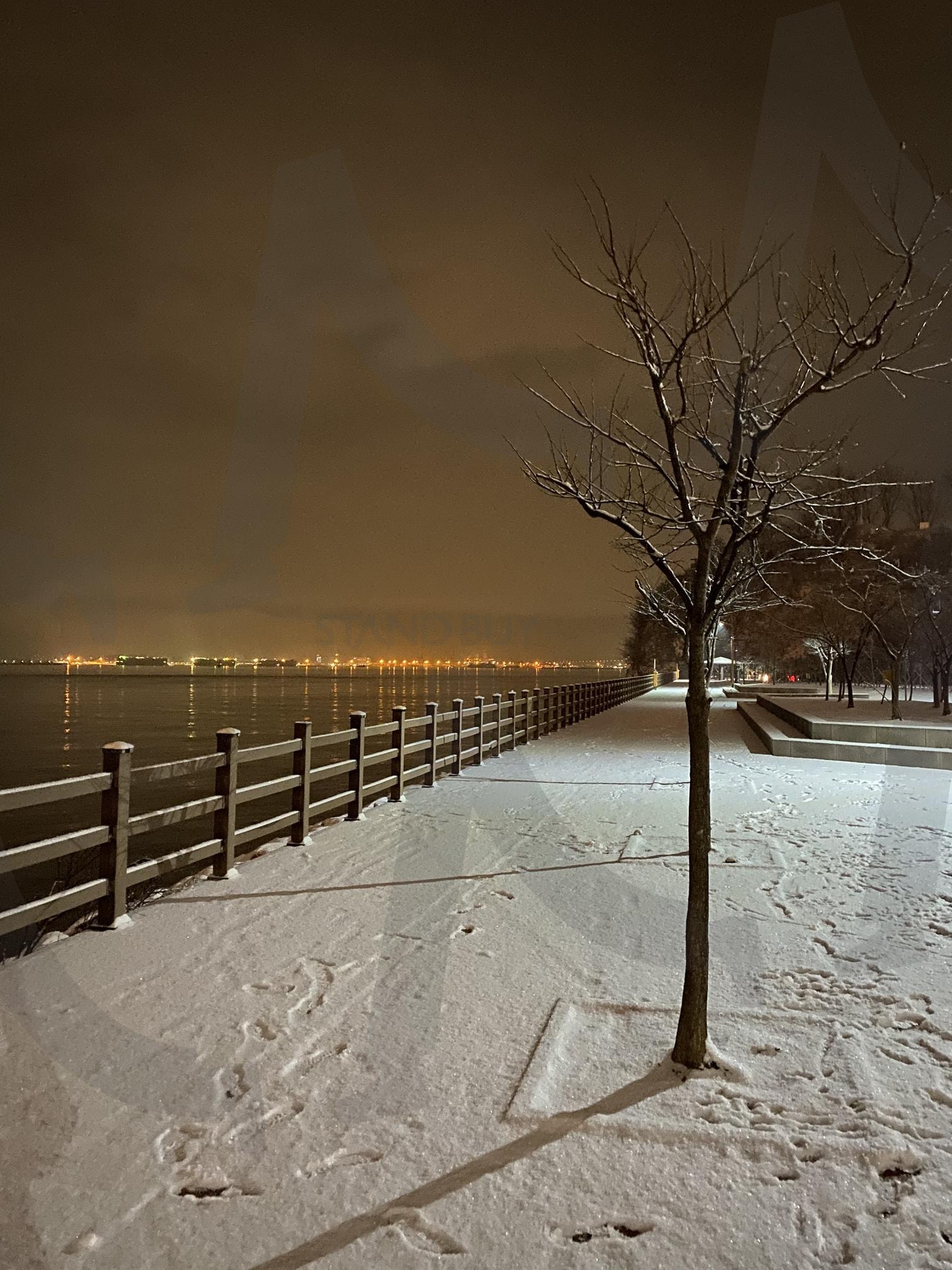 첫눈 | 첫눈, 바다, 캠핑, 풍경, 밤하늘, 고대공원 | 스탠바이 STANDBUY 디지털 콘텐츠