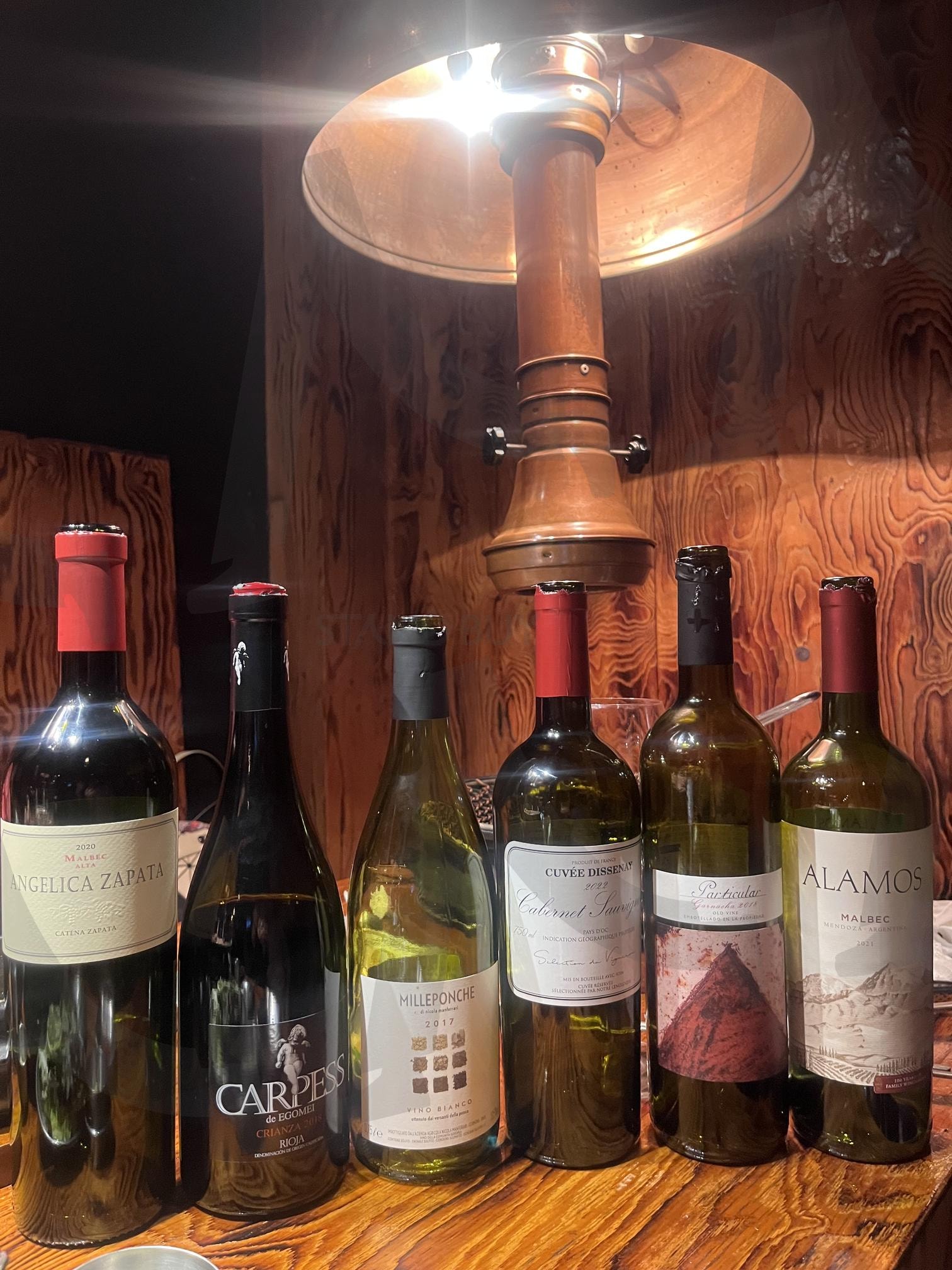 Wine meeting at a bar in Jongno, Seoul / 와인모임 | 서울 고기꾼 김춘재, 서울 종로, 와인모임, 종로술집, 종로분위기맛집, 돼지고기구이, 레드와인 | 스탠바이 STANDBUY 디지털 콘텐츠