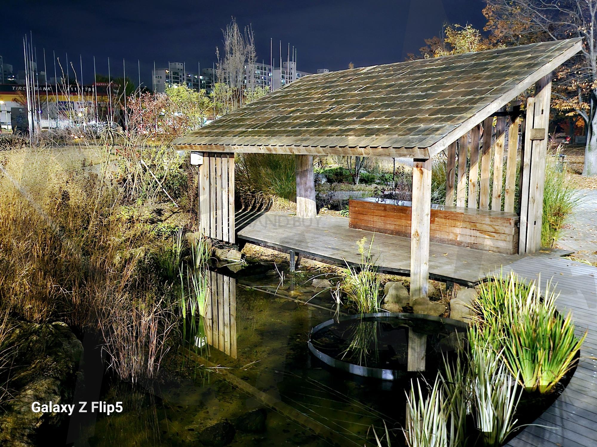 월드컵경기장 앞에서... | 경기장 앞에 있는 작은 연못, 멋짐, 볼거리가득, 자전거, 인라인, 에어로빅 | 스탠바이 STANDBUY 디지털 콘텐츠