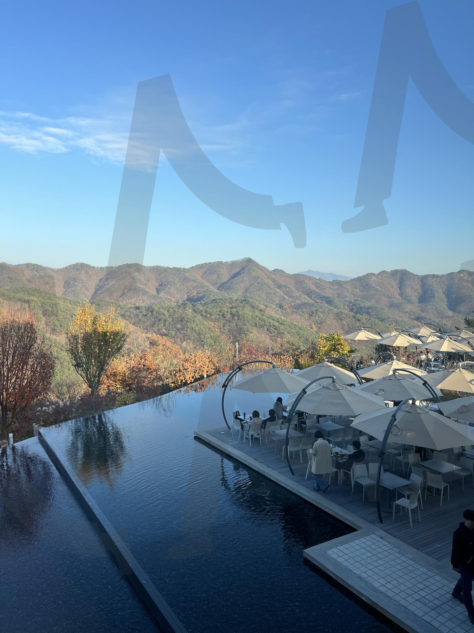 a beautiful cafeteria in korea | autunm, mountain, breeze, Cafe, view, fallfolige, autumn color, autumn | 스탠바이 STANDBUY 디지털 콘텐츠