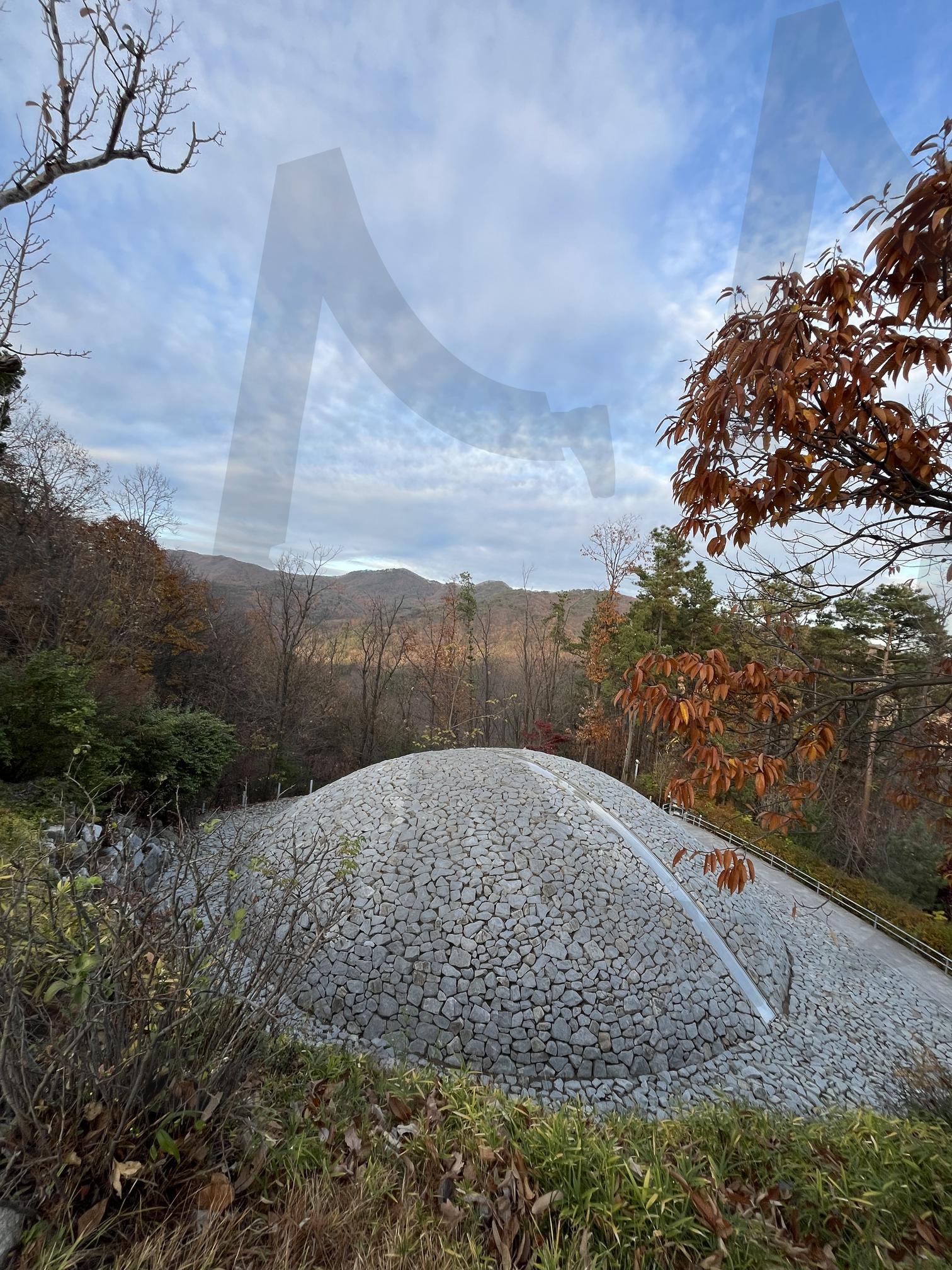stone meditation room | meditation, stone, mountain, healing, 명상, 뮤지엄산, museum, South Korea | 스탠바이 STANDBUY 디지털 콘텐츠