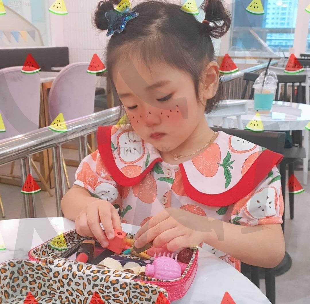 저의 둘째딸입니다. 사진 올리는거 허락받음 | 한국아이, 귀욤상, 주근깨, 삐삐아니고, 인형아니고, 사람, 사랑스러운, 행복해 | 스탠바이 STANDBUY 디지털 콘텐츠