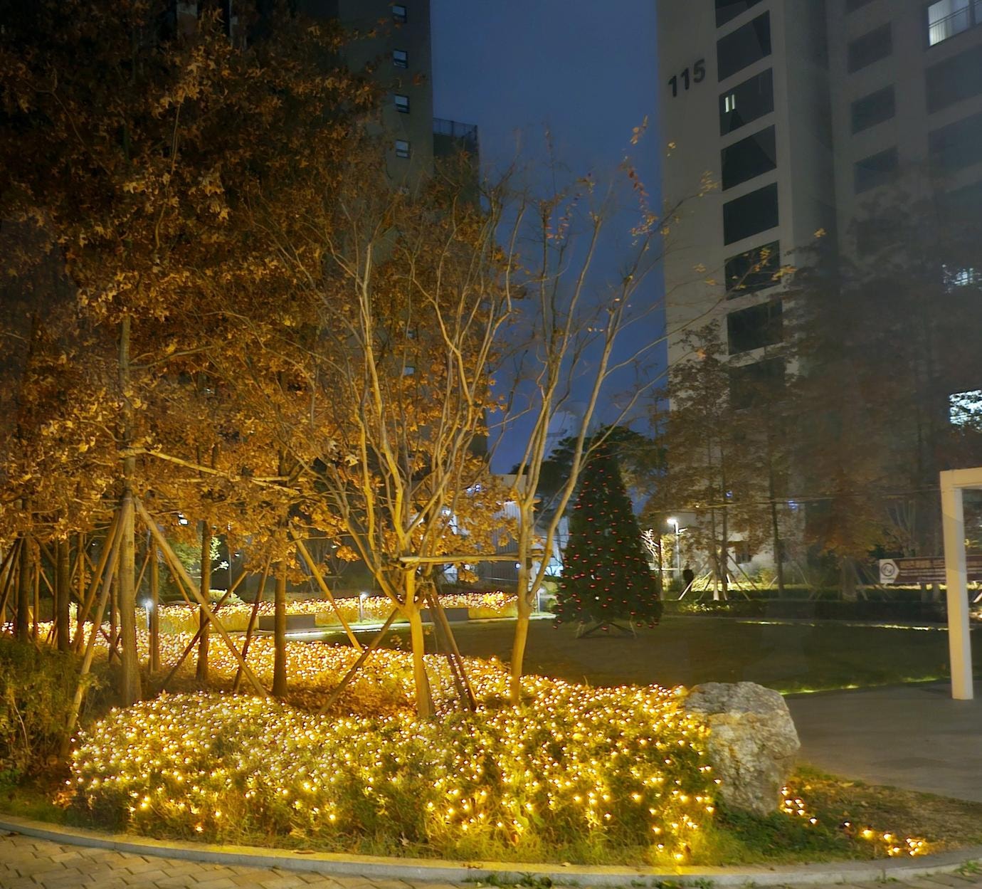 전주 힐스테이트 어울림 APT | 야간, 반짝반짝, 즐기기, 좋음, 이뻐요, 카페같은, 분위기 | 스탠바이 STANDBUY 디지털 콘텐츠