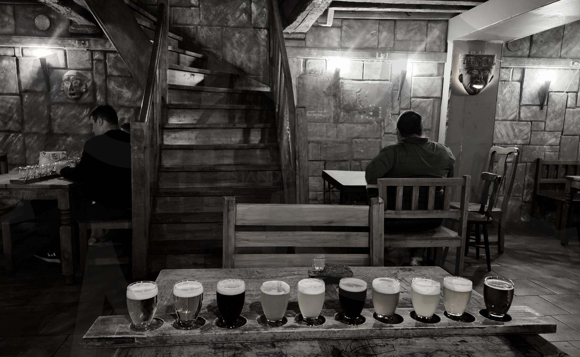 벨기에의 한 분위기 있는 펍 | 벨기에, 수도, 브뤼셀, 유럽, 펍, 맥주, 다양한, 분위기 | 스탠바이 STANDBUY 디지털 콘텐츠