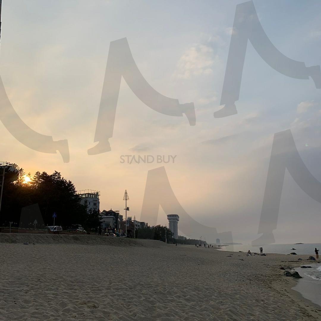 저물어가는 해, 바다의 속삭임 | 일몰, 고요한파도, 저녁햇살, 자연의속삼임, 조용한바다, sunset, Calm Waves, Evening Sunlight, Whispers of Nature, Silent Sea | 스탠바이 STANDBUY 디지털 콘텐츠