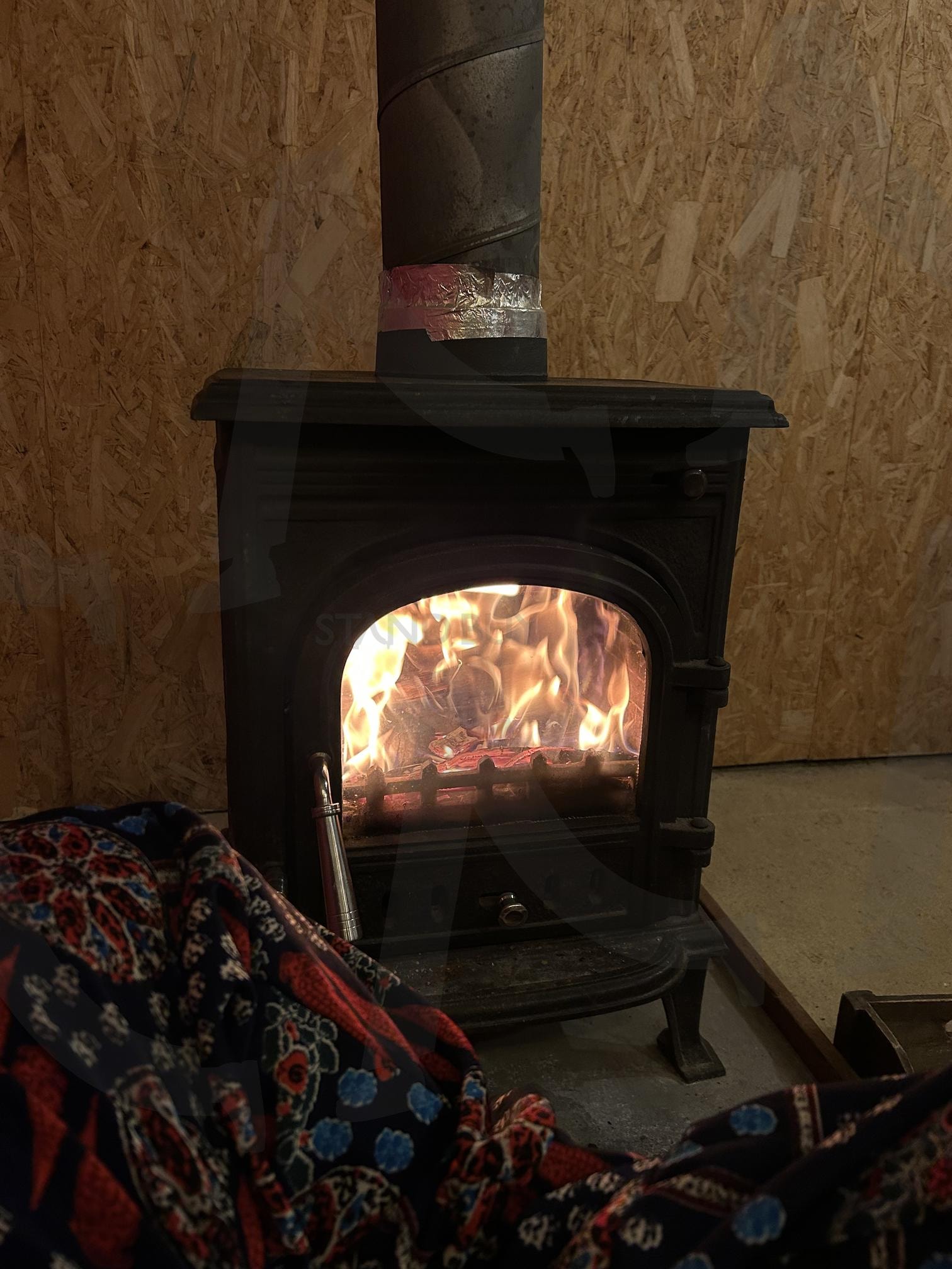 Cozy | 편안, 불멍, 시골집, 힐링, 따뜻, 겨울, winter, fire, cozy, 배경화면, 추천, like, follow | 스탠바이 STANDBUY 디지털 콘텐츠