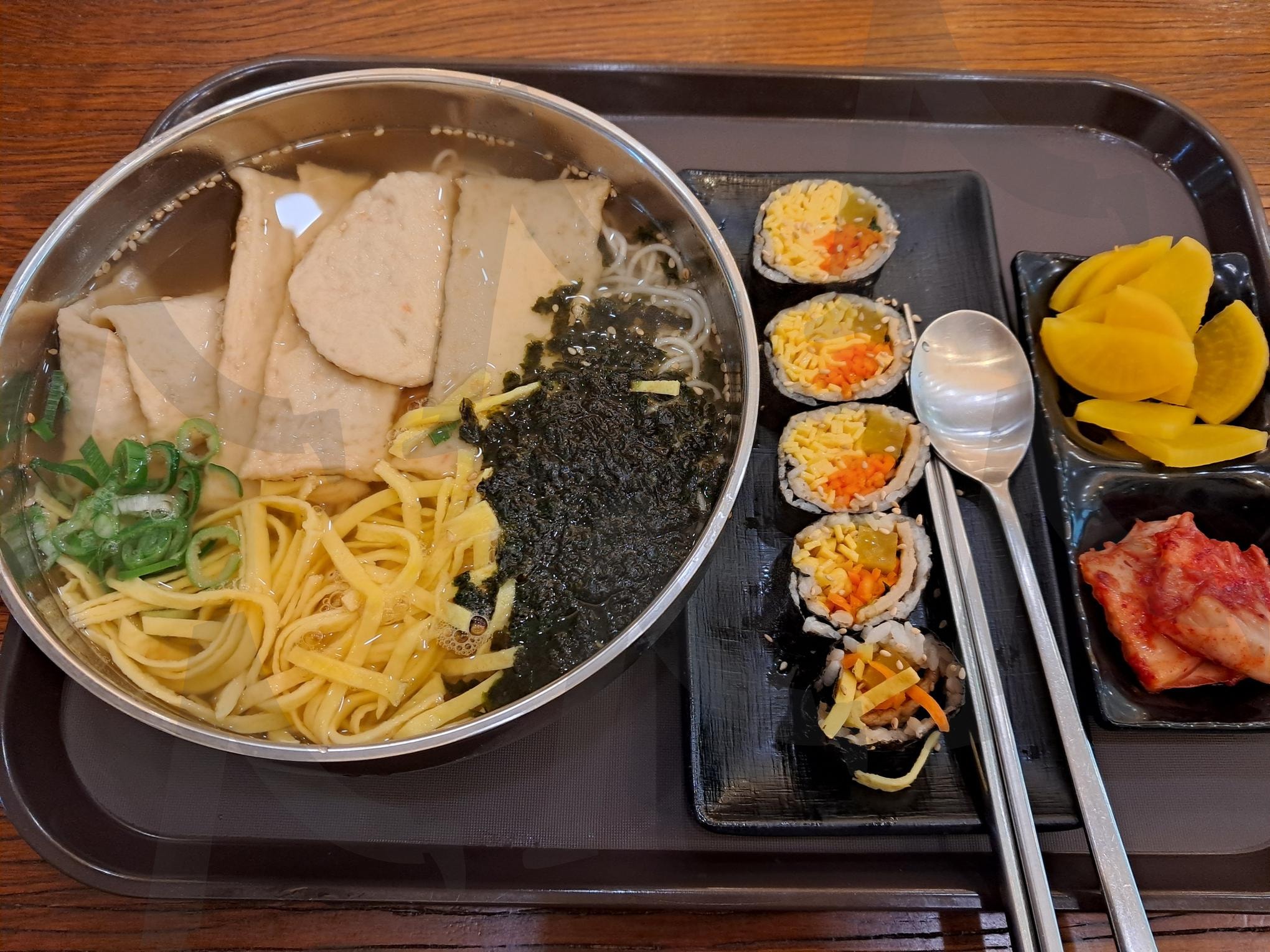 우동과 김밥 | 점심식사, 우동, 김밥, 오뎅우동, 국물요리, 야채김밥, 우동김밥 | 스탠바이 STANDBUY 디지털 콘텐츠