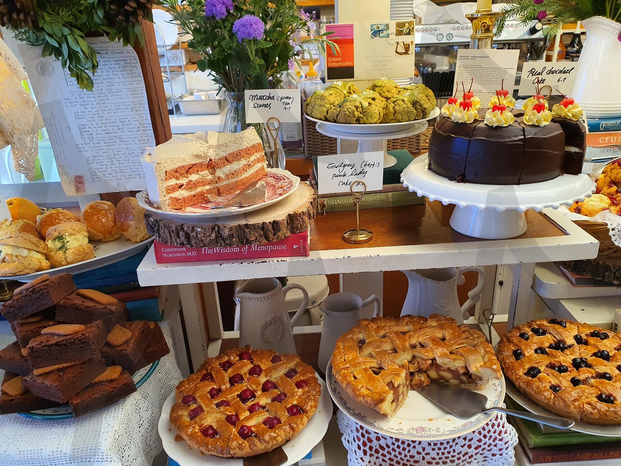 안국역 북촌 카페 레이어드 | 안국역, 북촌카페, 레이어드, 브라우니, 스콘, 파이, 케이크 | 스탠바이 STANDBUY 디지털 콘텐츠