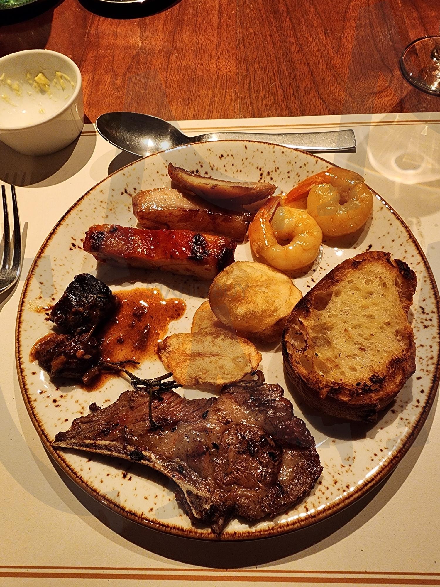 포시즌스 더 마켓 키친 | 서울, 호텔뷔페, 포시즌스, 더 마켓 키친, 연말, 감성 | 스탠바이 STANDBUY 디지털 콘텐츠