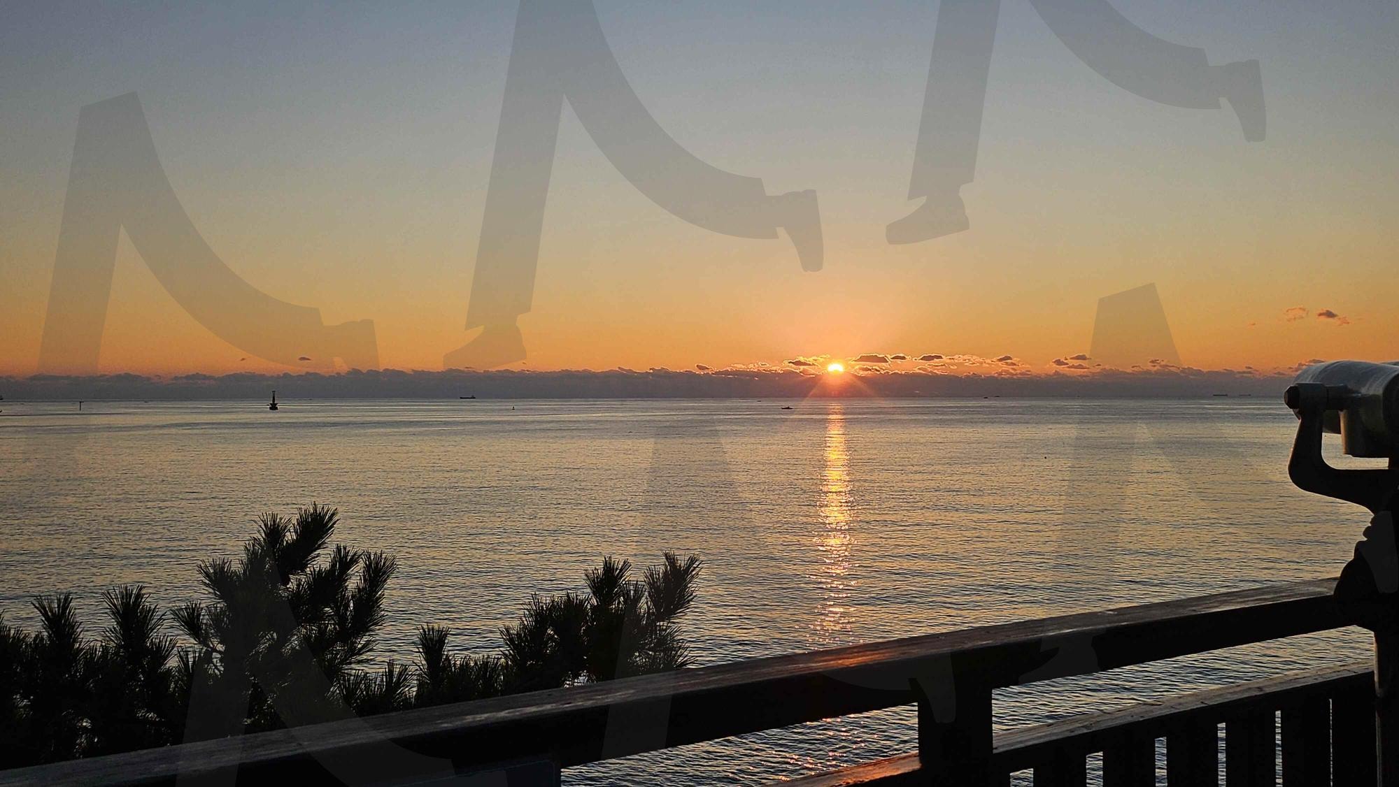 sunrise, haeundae, sunrise over the sea, sea sunrise, sunrise in Korea, sunrise in Busan | sunrise, Haeundae, busan, korea, sunriseoverthesea | 스탠바이 STANDBUY 디지털 콘텐츠