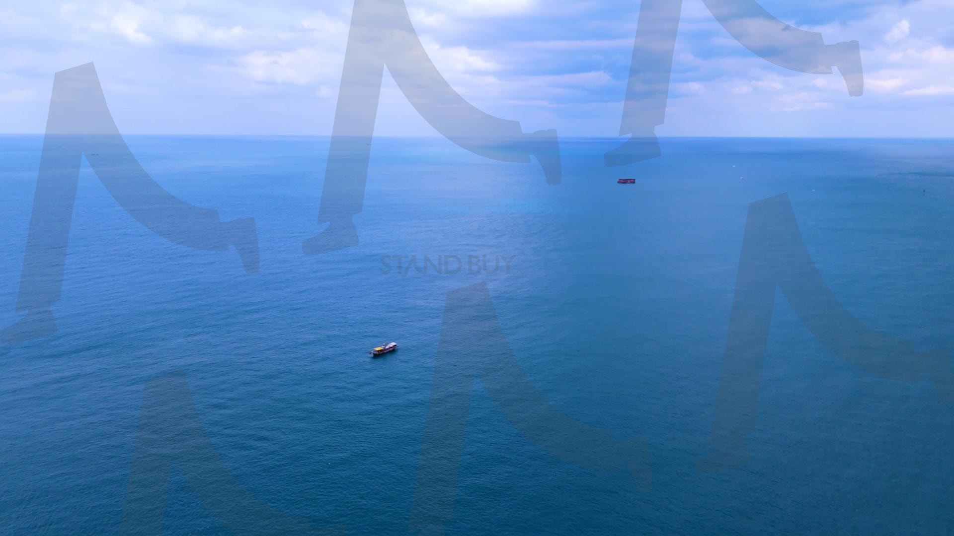 제주도와 차귀도 사이에 있는 와도의 아름다운 바다 풍경을 드론으로 촬영한 영상.겨울 오후 에메랄드빛으로 초록색 힐링되는 잔잔한 파도가 보이는 대자연의 모습 | 제주도, 여행, 힐링, 감성, 차귀도, 풍경, 배경, 와도, 겨울 | 스탠바이 STANDBUY 디지털 콘텐츠