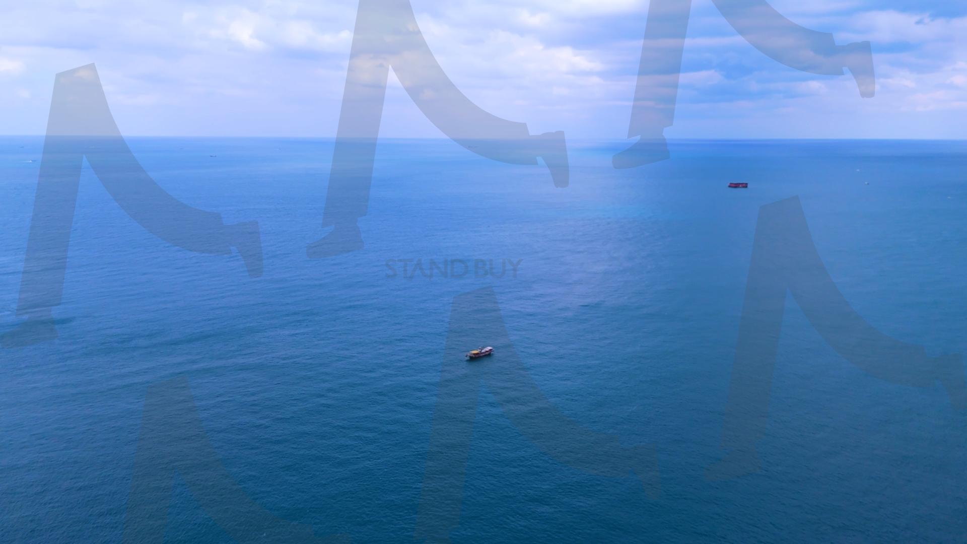 제주도와 차귀도 사이에 있는 와도의 아름다운 바다 풍경을 드론으로 촬영한 영상.겨울 오후 에메랄드빛으로 초록색 힐링되는 잔잔한 파도가 보이는 대자연의 모습 | 제주도, 여행, 힐링, 감성, 차귀도, 풍경, 배경, 와도, 겨울 | 스탠바이 STANDBUY 디지털 콘텐츠