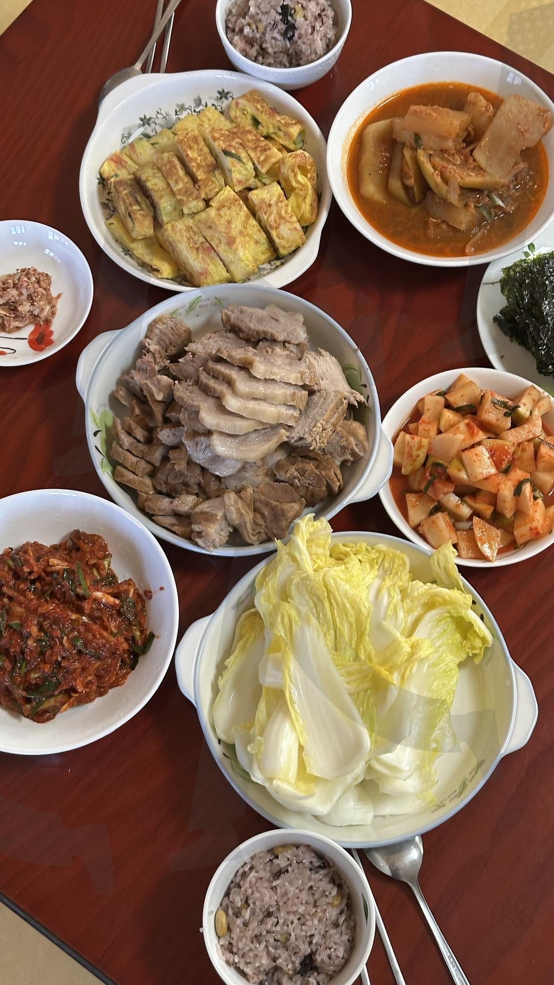 Special day, korea with kimchi | 김치, 수육, 김장, 한국전통음식, kimchi | 스탠바이 STANDBUY 디지털 콘텐츠