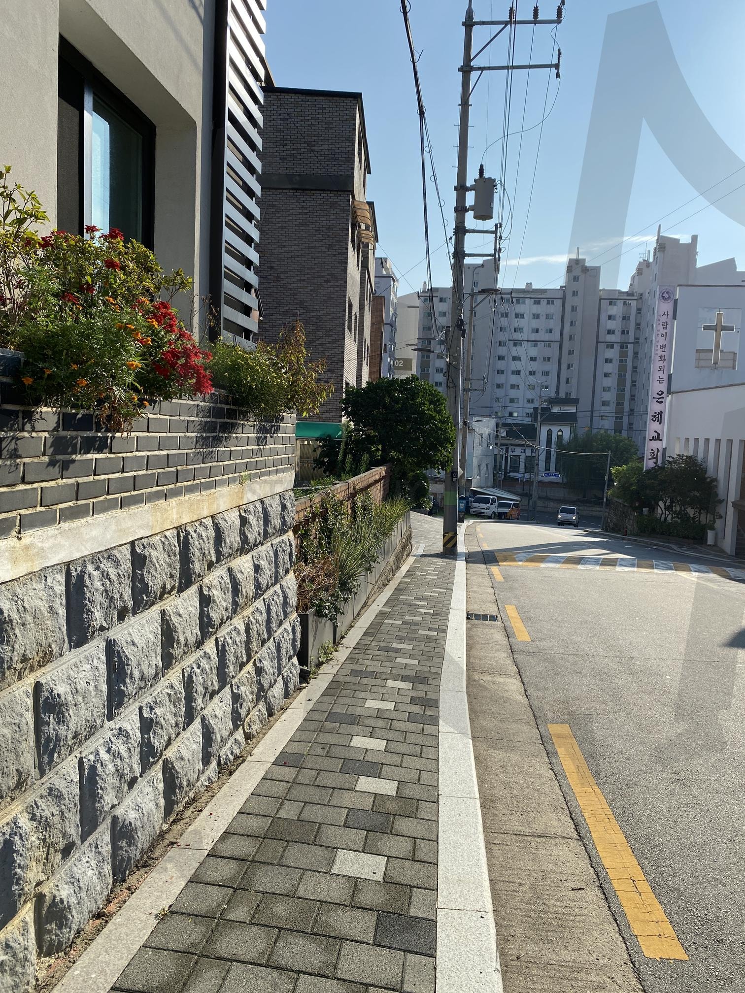 2024년 서울 변두리 가정집 | 서울변두리, 서울변두리가정집화단, 서울변두리도로모습, 강북구수유동, 2024년서울시모습, 2024년서울강북구수유동거리모습, 서울시거리모습, 거리풍경 | 스탠바이 STANDBUY 디지털 콘텐츠