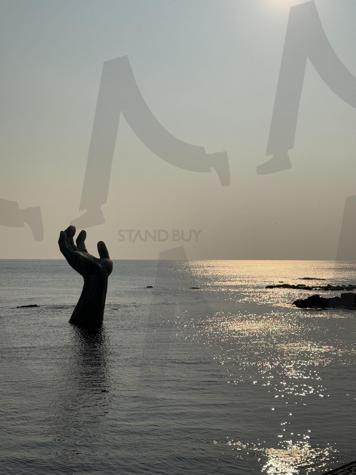 포항 호미곶 상생의 손 측면사진과 바다의 윤슬 | 포항, 호미곶, 상생의손, 상생의손측면, 포항상생의손, 포항손, 바다상생의손, 포항구룡포상생의손, 포항호미곶상생의손, 호미곶상생의손 | 스탠바이 STANDBUY 디지털 콘텐츠