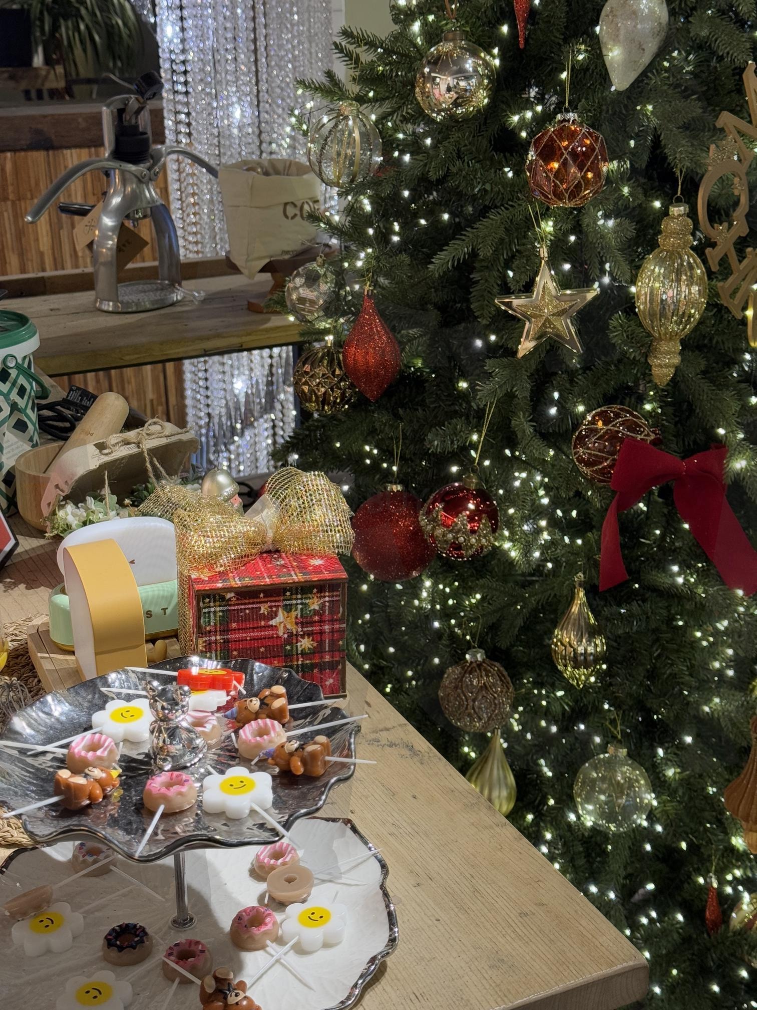 크리스마스 트리 | 크리스마스, 크리스마스트리, 크리스마스장식, 오너먼트, 크리스마스선물, 트리, 성탄절, Christmas, Christmas tree | 스탠바이 STANDBUY 디지털 콘텐츠