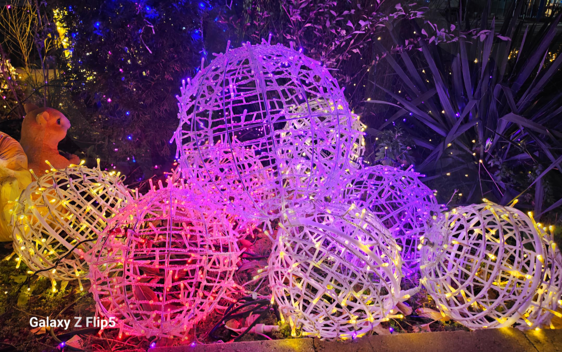 오거리 크리스마스 야경명소 | 빛, 빛나는, 크리스마스, 캐롤, 전주, 오거리, 객리단길, 한옥마을 | 스탠바이 STANDBUY 디지털 콘텐츠