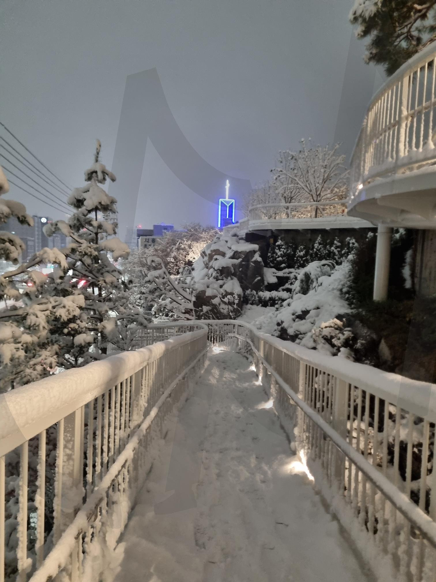 Bridge of Snow (눈의 다리) | 금천구, 폭포공원, 다리, 눈, 겨울, 겨울 풍경, 꿈 속, 신비로움, 행복 | 스탠바이 STANDBUY 디지털 콘텐츠