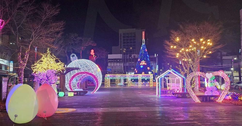 전주 오거리 야경 명소 | 오거리, 장식, 예술적인, 포토, 찰칵찰칵, 피아노건반작품 | 스탠바이 STANDBUY 디지털 콘텐츠