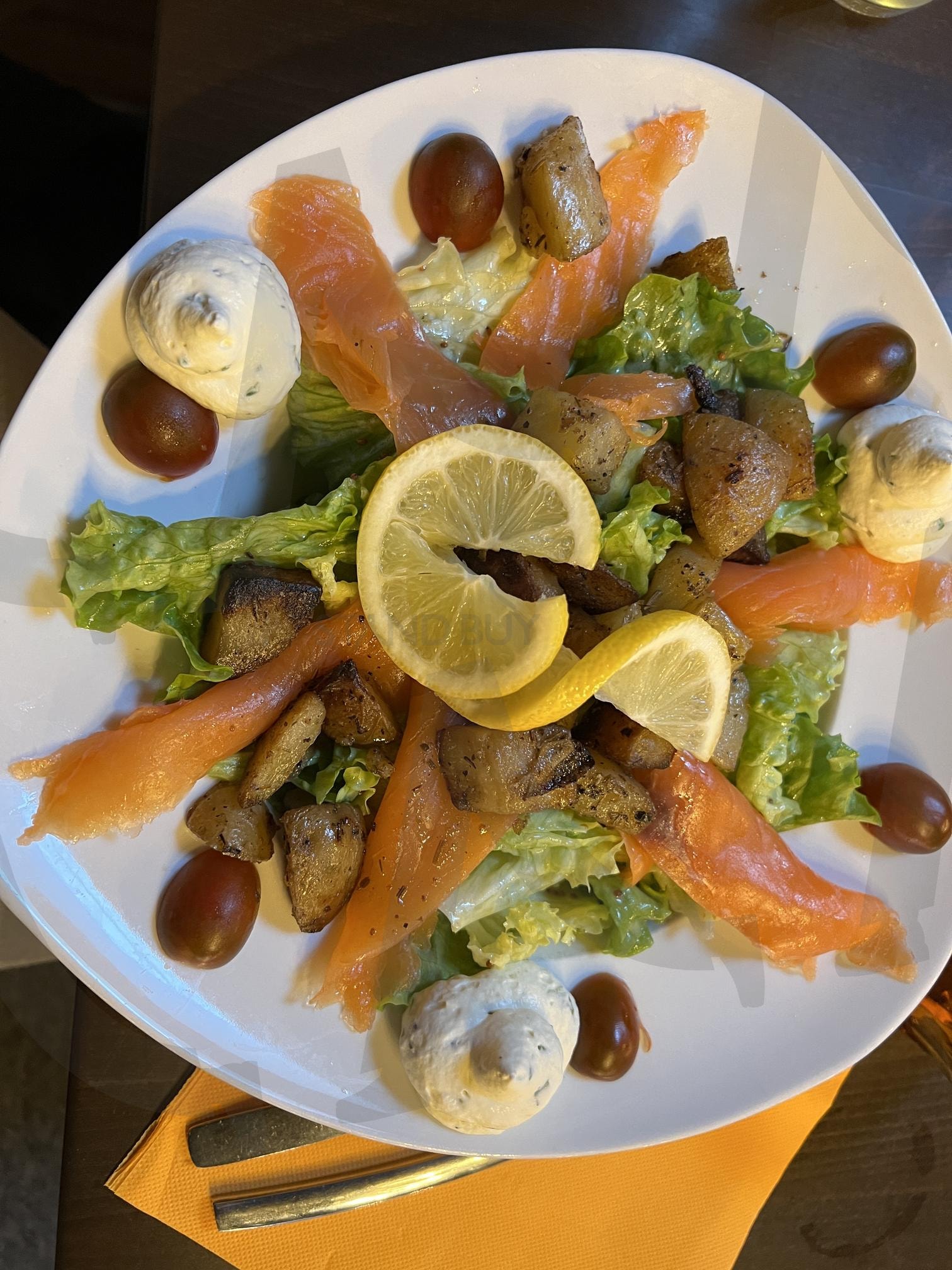 프랑스 노르망디 연어 감자 샐러드 | 연어 감자샐러드, 프랑스 점심, 프랑스 노르망디 식사, 프랑스 레스토랑, 프랑스 일상 | 스탠바이 STANDBUY 디지털 콘텐츠