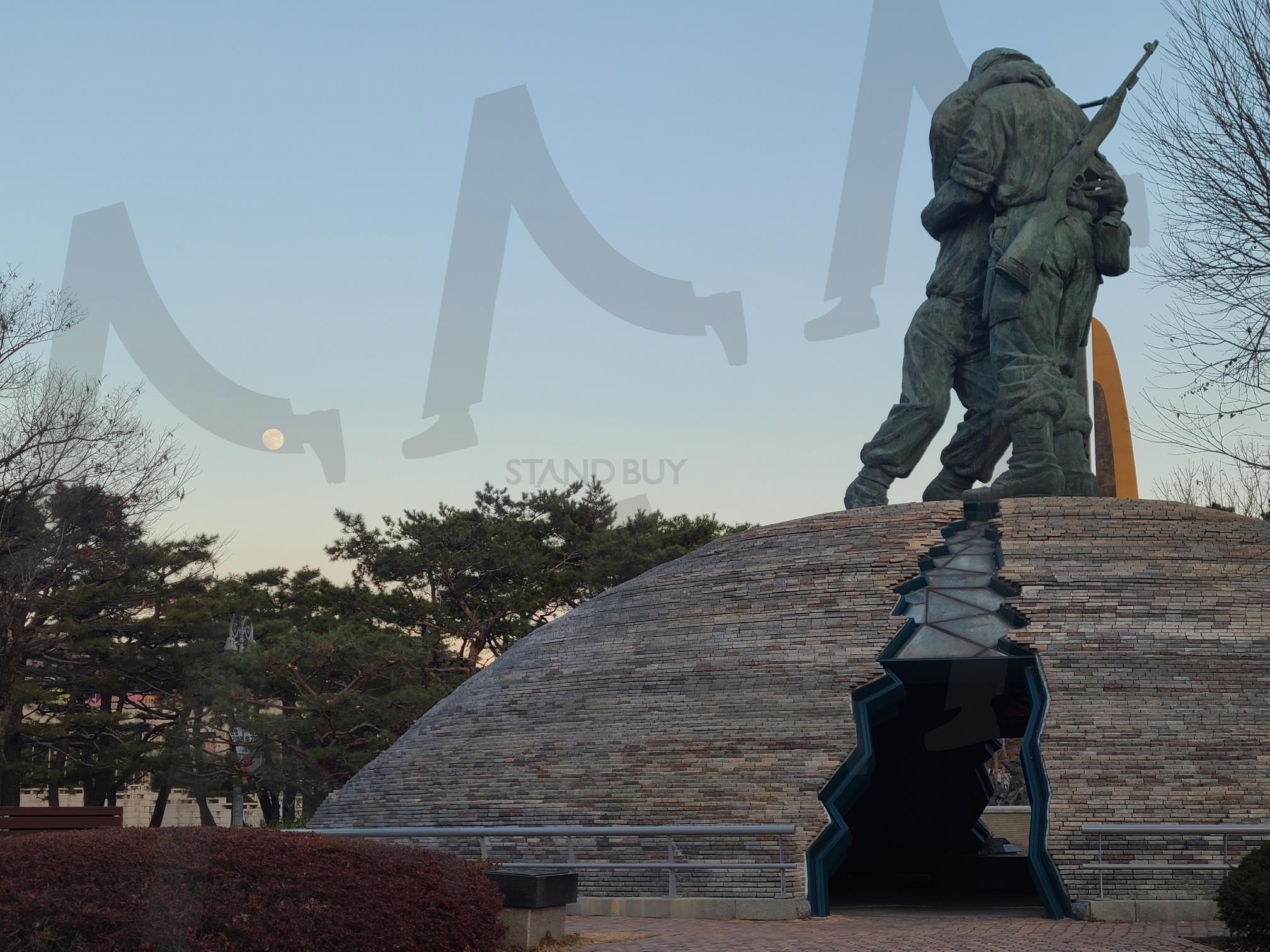 전쟁기념관 | 전쟁기념관, 6.25전쟁, 용산, 용산공원, 용산구, 전우애, 전쟁의 비애, 전쟁, 군인 | 스탠바이 STANDBUY 디지털 콘텐츠