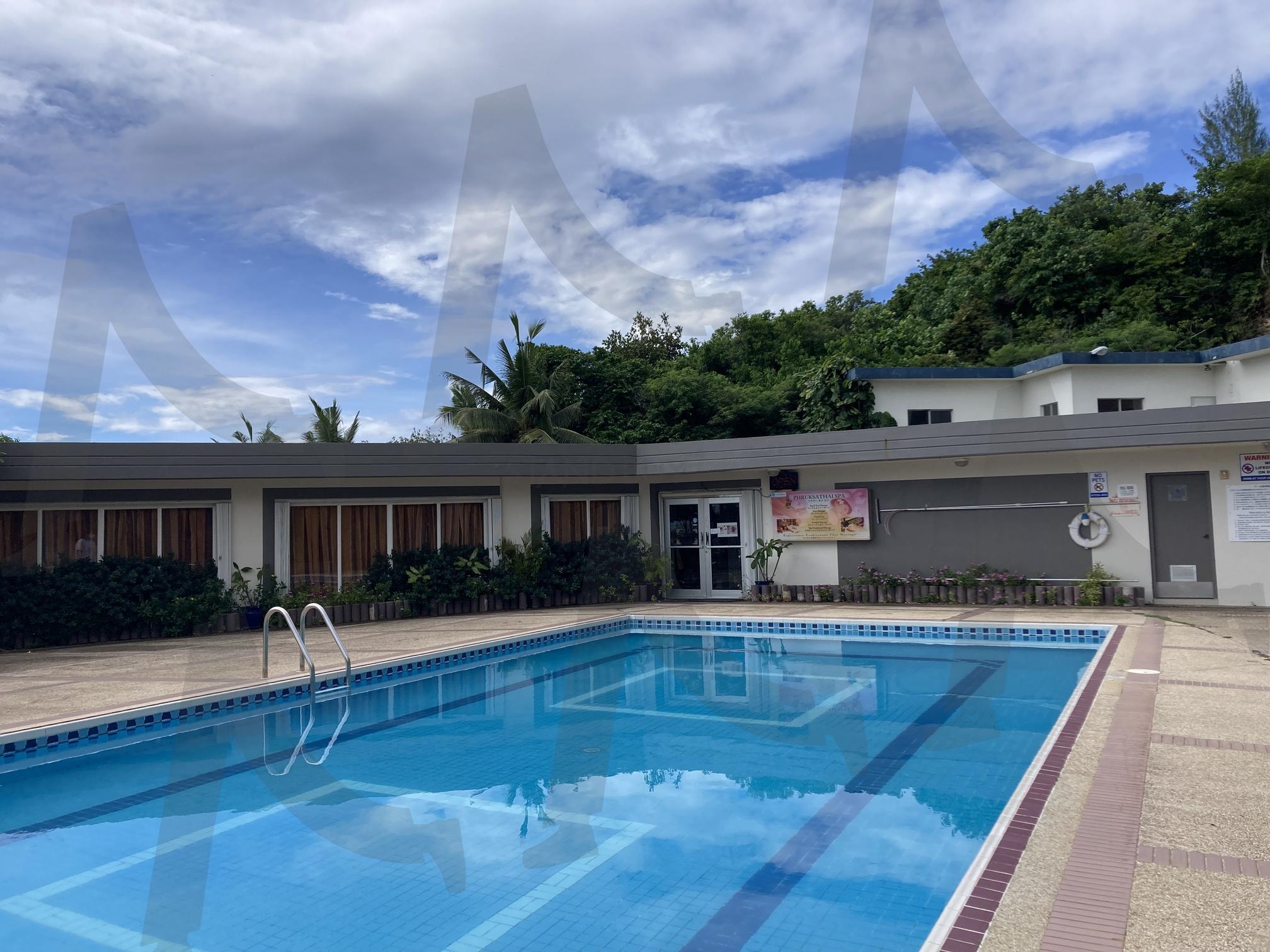 호텔 수영장 | 수영장, 호텔 수영장, 해외, 물, 실내 수영장 | 스탠바이 STANDBUY 디지털 콘텐츠