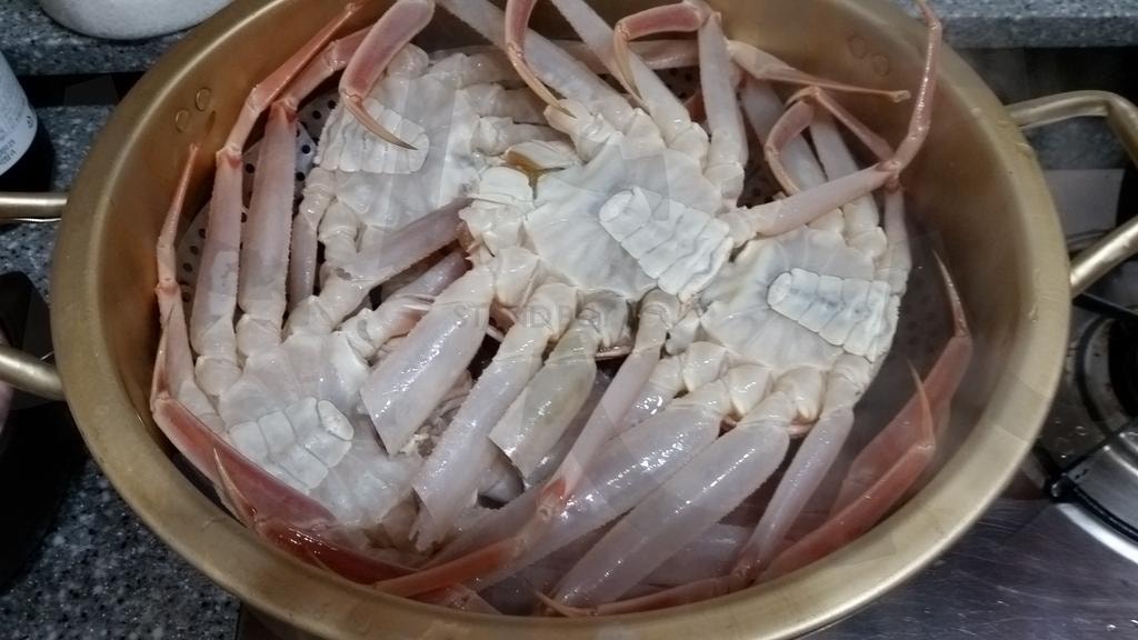 신선한 해산물 찜 - 싱싱한 게 요리 | 게, 해산물, 요리, 찜, 냄비, 주방, 요리법, 신선한, 해산물 요리, 맛있는, 식사, 해산물 찜, 요리 준비, 해산물 레시피, 해산물 요리사, 가정 요리, 건강식, 음식 사진, 요리 사진, 식재료, 음식 준비, 전통 요리, 동양 요리, 홈메이드, 요리과정, 해산물 팬, 요리 열정, 일상식, 고급 요리, 주방 도구, 레시피 공유, 해산물 사냥, 맛있게 먹기, 신선한 식재료, 자연산 해산물, 가족 식사, 해산물 파티, 요리 아이디어, 맛집, 맛있게 즐기기, 영양가 높은, 고단백, 저칼로리, 해산물 애호가, 주방 필수품, 요리의 즐거움, 요리 탐험, 건강한 식단. | 스탠바이 STANDBUY 디지털 콘텐츠