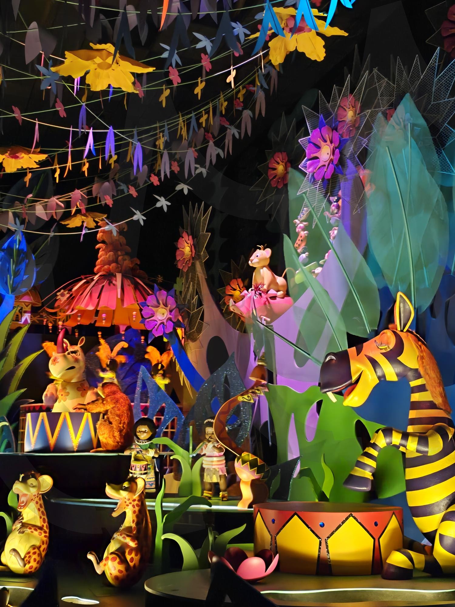 홍콩 디즈니랜드 it's a small world! | 홍콩 디즈니랜드, 잇츠어스몰월드, 지구마을, Hongkong disneyland, it's a small world, globalization, 홍콩 여행 | 스탠바이 STANDBUY 디지털 콘텐츠