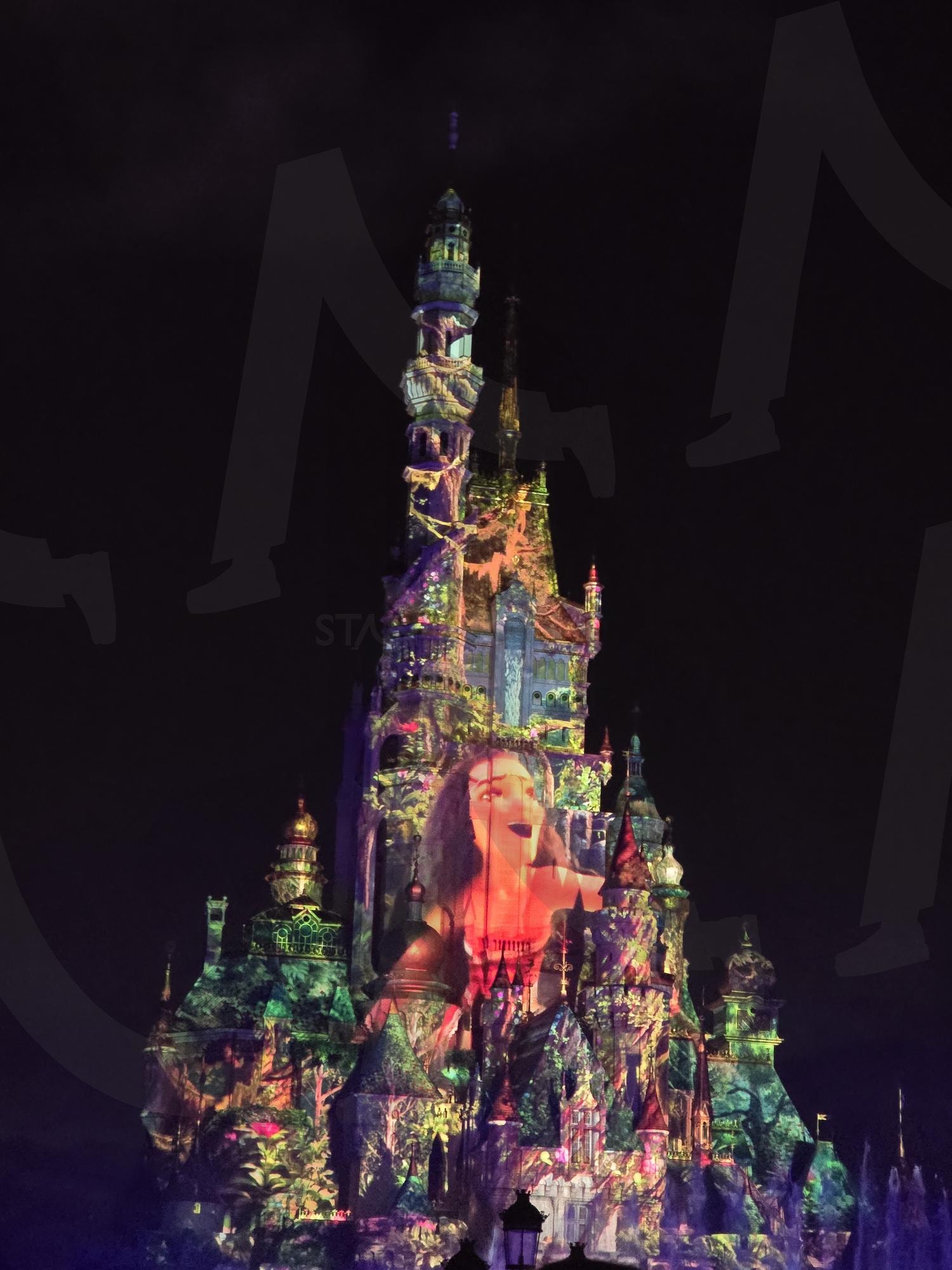 홍콩 디즈니랜드 모아나 테마 | 홍콩 디즈니랜드, 디즈니랜드 불꽃놀이, 모아나, 불꽃놀이, Hongkong disneyland, Disneyland Fireworks, Moana | 스탠바이 STANDBUY 디지털 콘텐츠