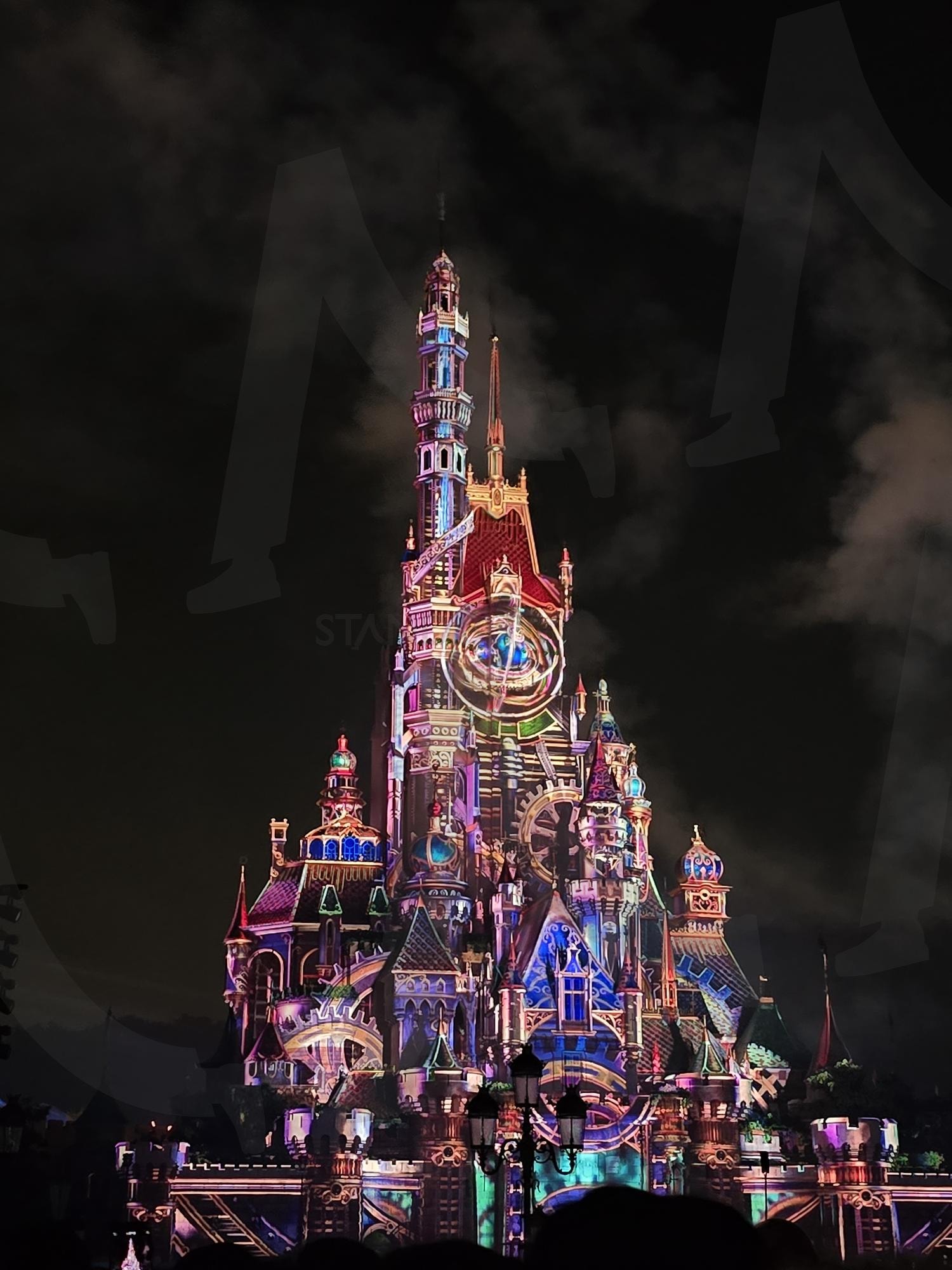 홍콩 디즈니랜드 성 | 홍콩 디즈니랜드, 디즈니랜드, 홍콩, 불꽃놀이, hongkong, Disneyland, fireworks, magical | 스탠바이 STANDBUY 디지털 콘텐츠