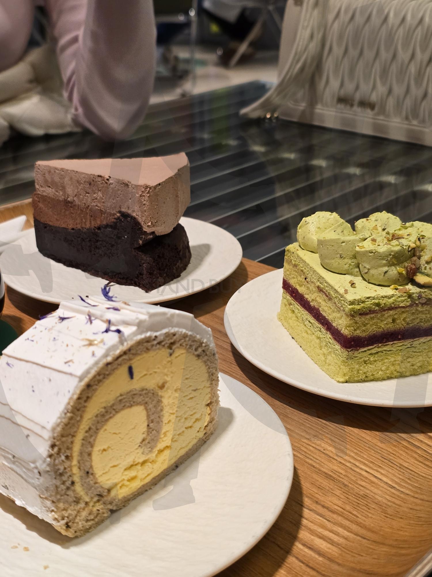 다양한 시도를 가미한 케이크 | 일상, 음식, 케이크, 갸또, 생크림, 피스타치오, daily, food, cake, bakery | 스탠바이 STANDBUY 디지털 콘텐츠