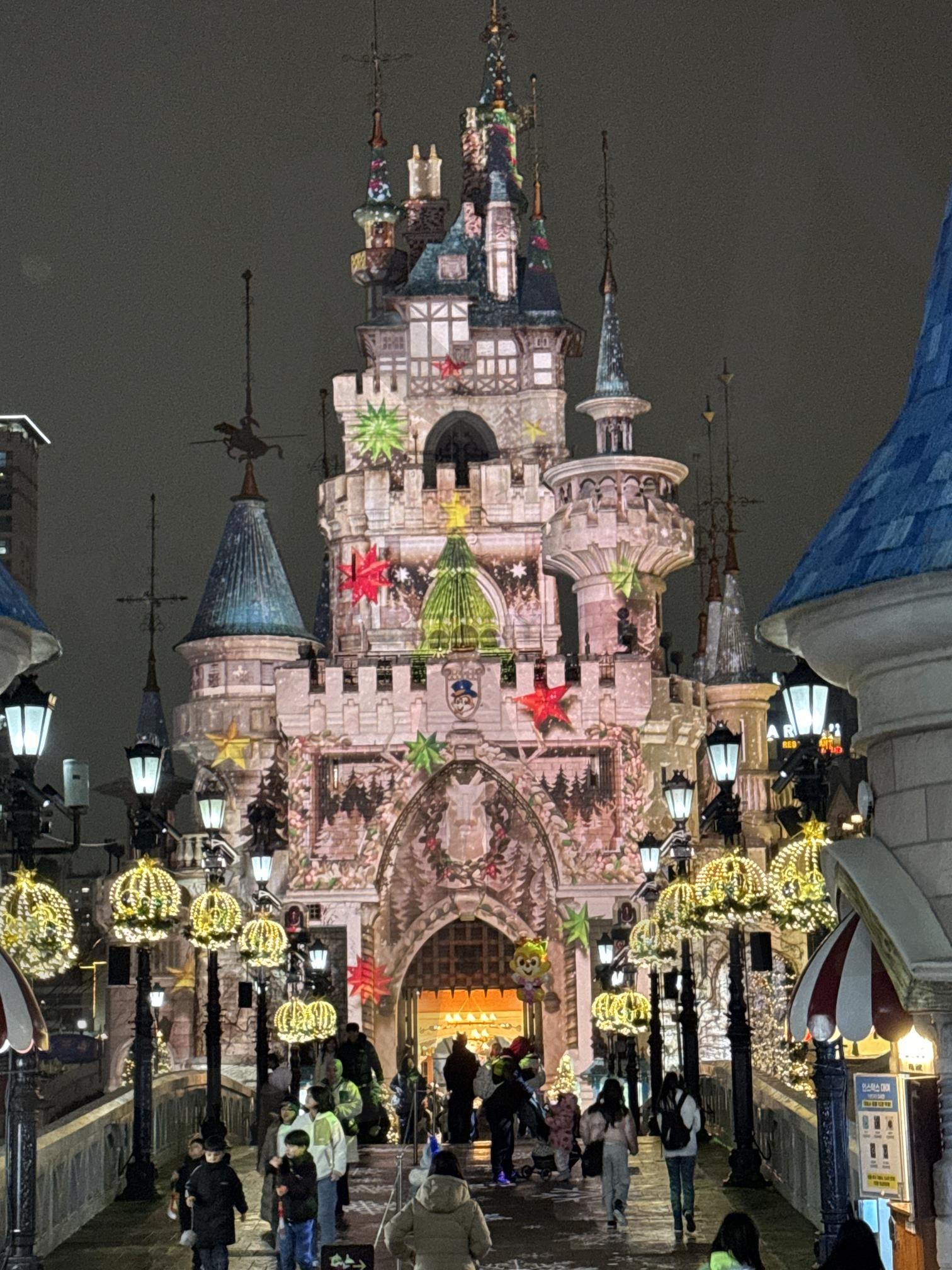 롯데월드 | 잠실, 롯데월드, 롯데캐슬, 2025, 신년 | 스탠바이 STANDBUY 디지털 콘텐츠