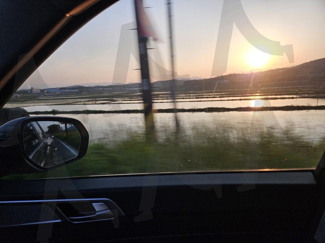 차에서 본 경주 해질녘 | 경주시, 해질녘, 차에서바라본, 가을, ai | 스탠바이 STANDBUY 디지털 콘텐츠