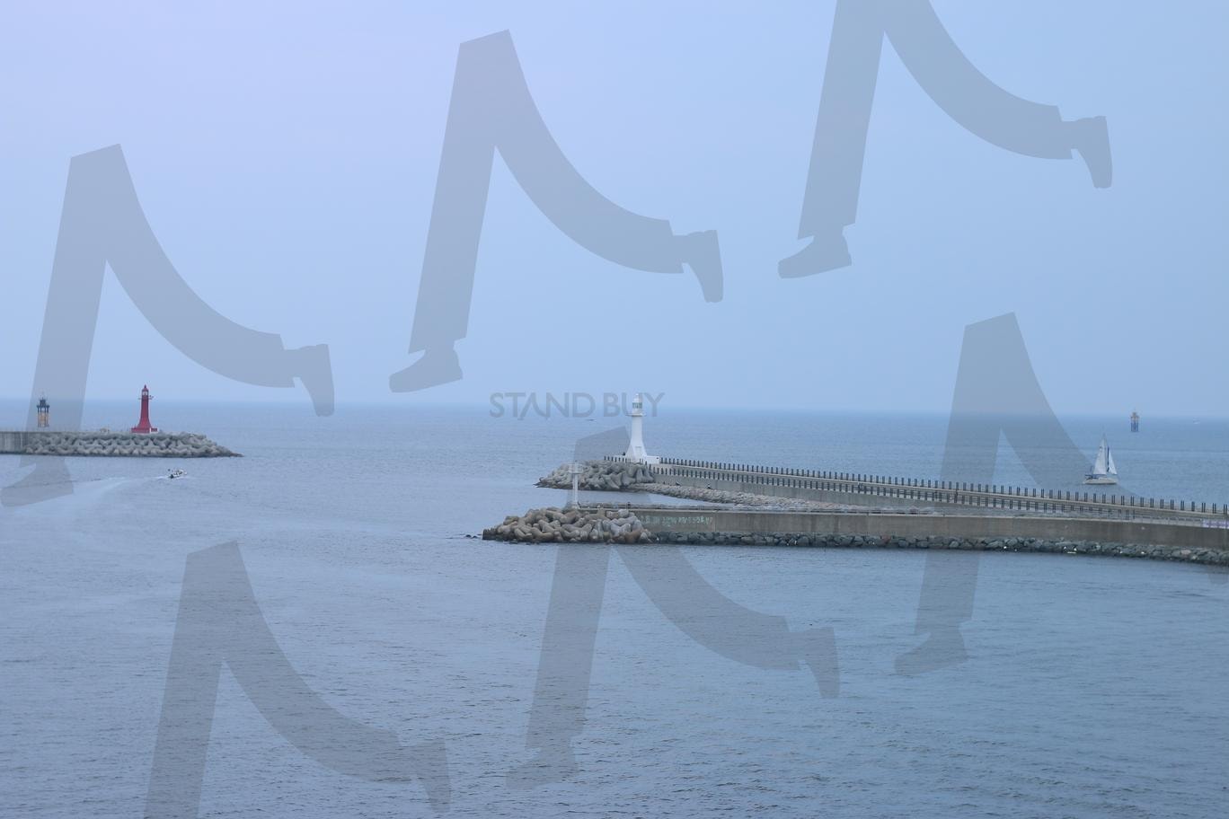 아바이마을 등대 | 바다, 등대, 자연, 아바이마을, 여름휴가 | 스탠바이 STANDBUY 디지털 콘텐츠