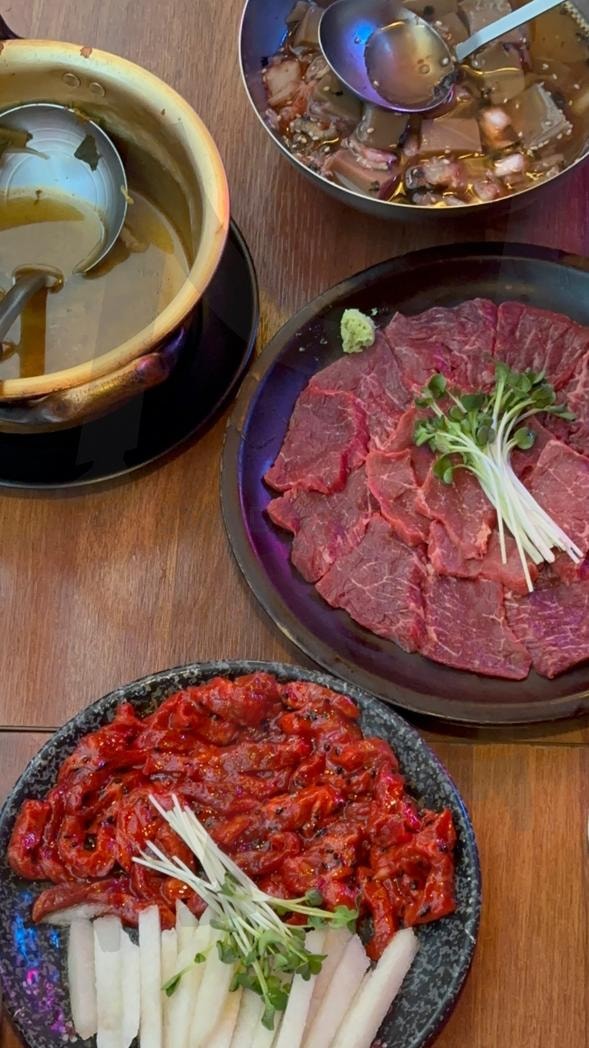 육사시미와 육회 | 육사시미, 육회, 맛집, 감성, 술집, 포차, 강남역, 역삼역, 교대, 서울, 데이트 | 스탠바이 STANDBUY 디지털 콘텐츠