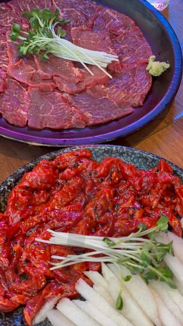 육회 | 육회, 육사시미, 고추장, 불고기, 한식, 무국, 초밥, 사시미, 오마카세, 음식사진, 감성사진, 일상사진, 인스타 | 스탠바이 STANDBUY 디지털 콘텐츠