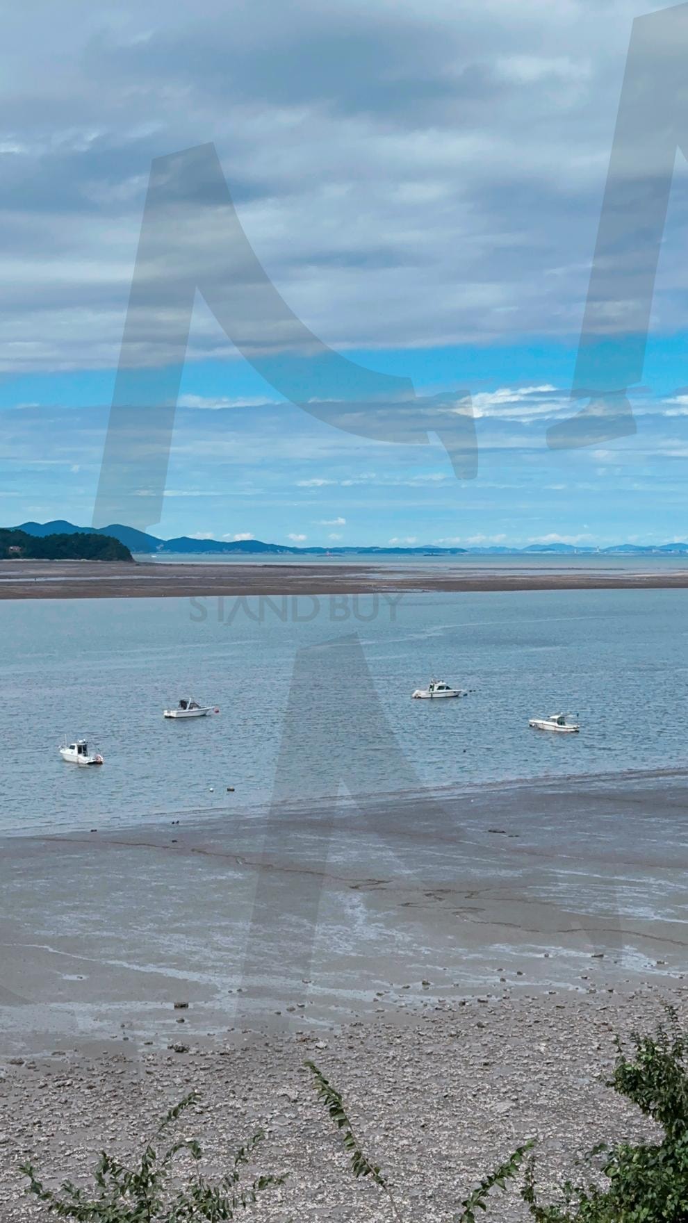 대부도, 그리고 4개의 작은 배 | 대부도, 여행, 바다, 감성사진, 구름, 날씨, 인스타, 아이폰사진 | 스탠바이 STANDBUY 디지털 콘텐츠